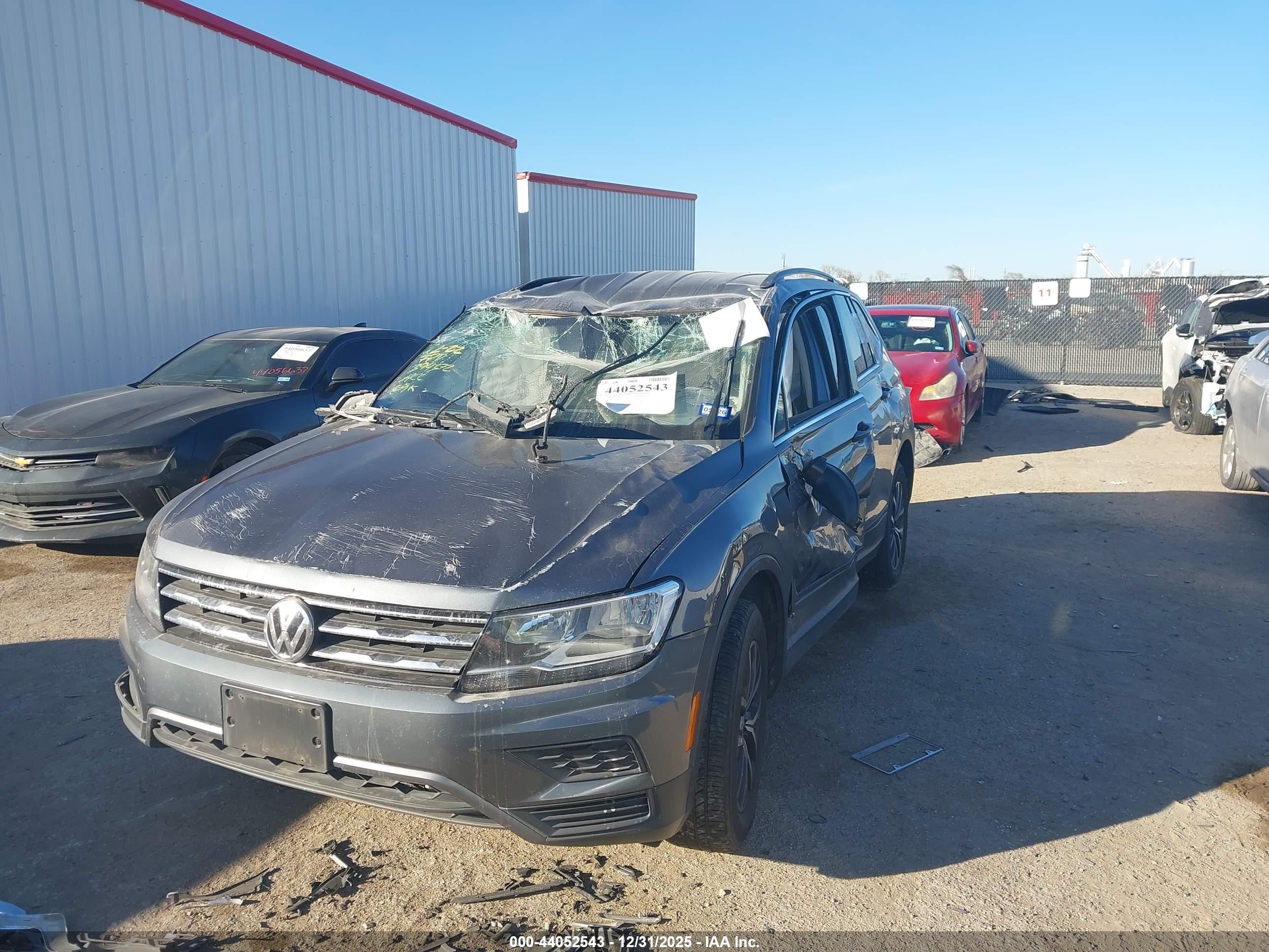 VOLKSWAGEN TIGUAN image 2