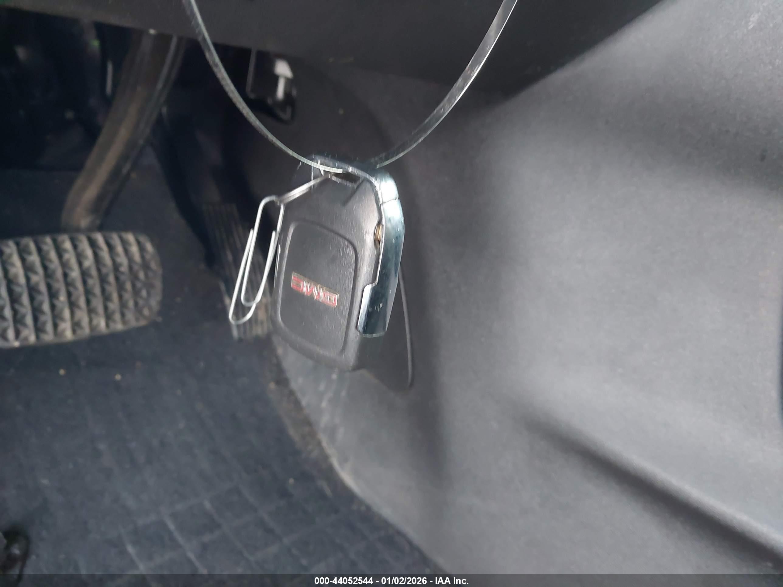 GMC TERRAIN image 11