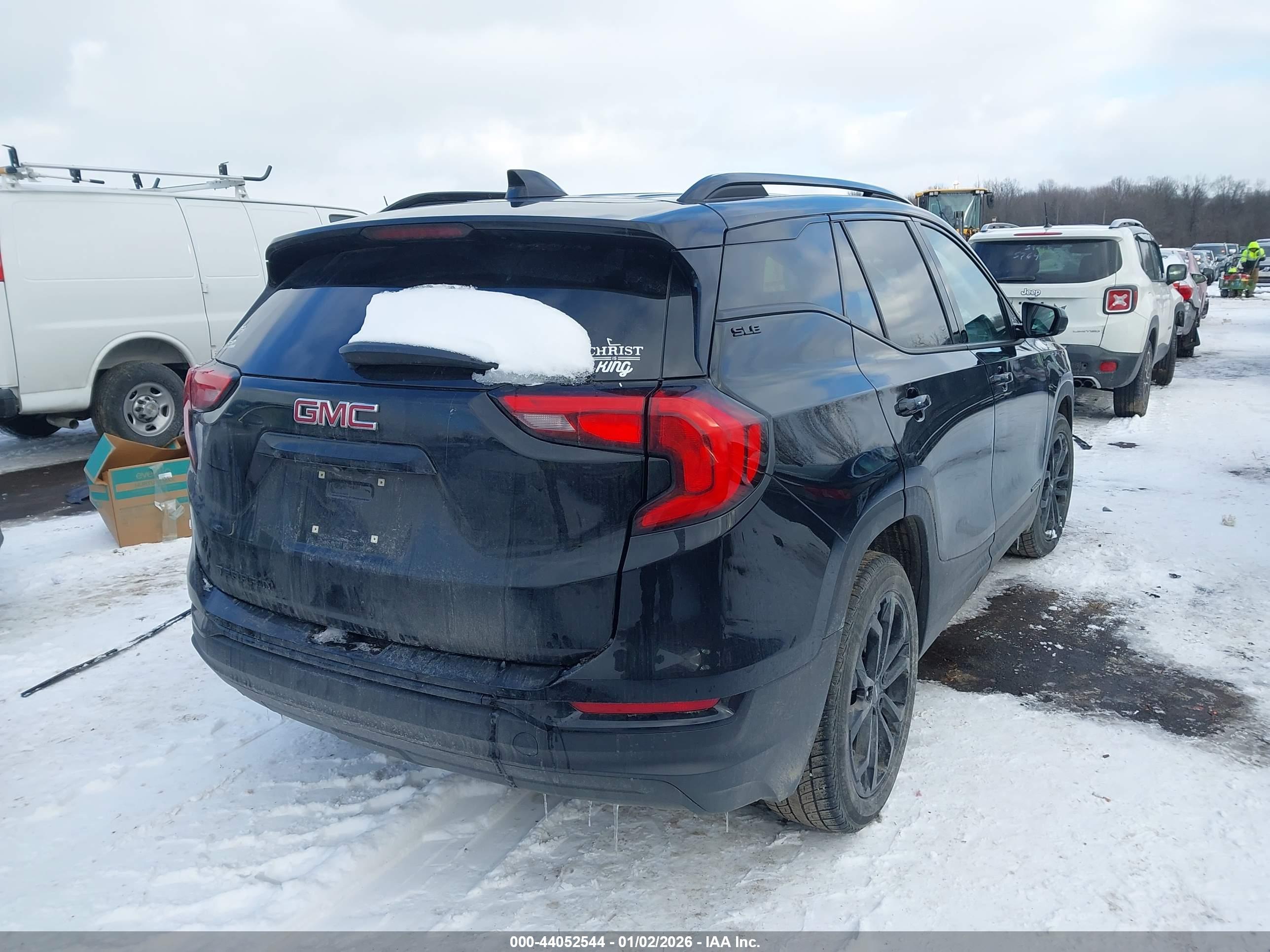 GMC TERRAIN image 4