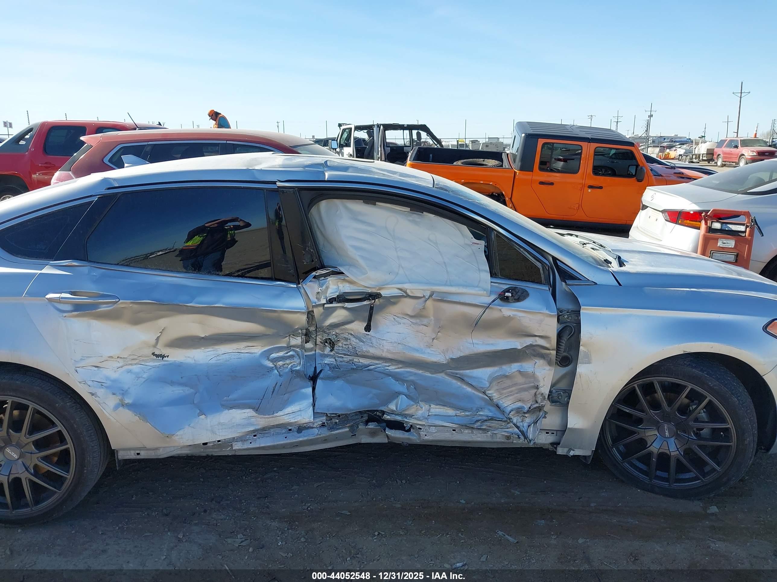 FORD FUSION image 6