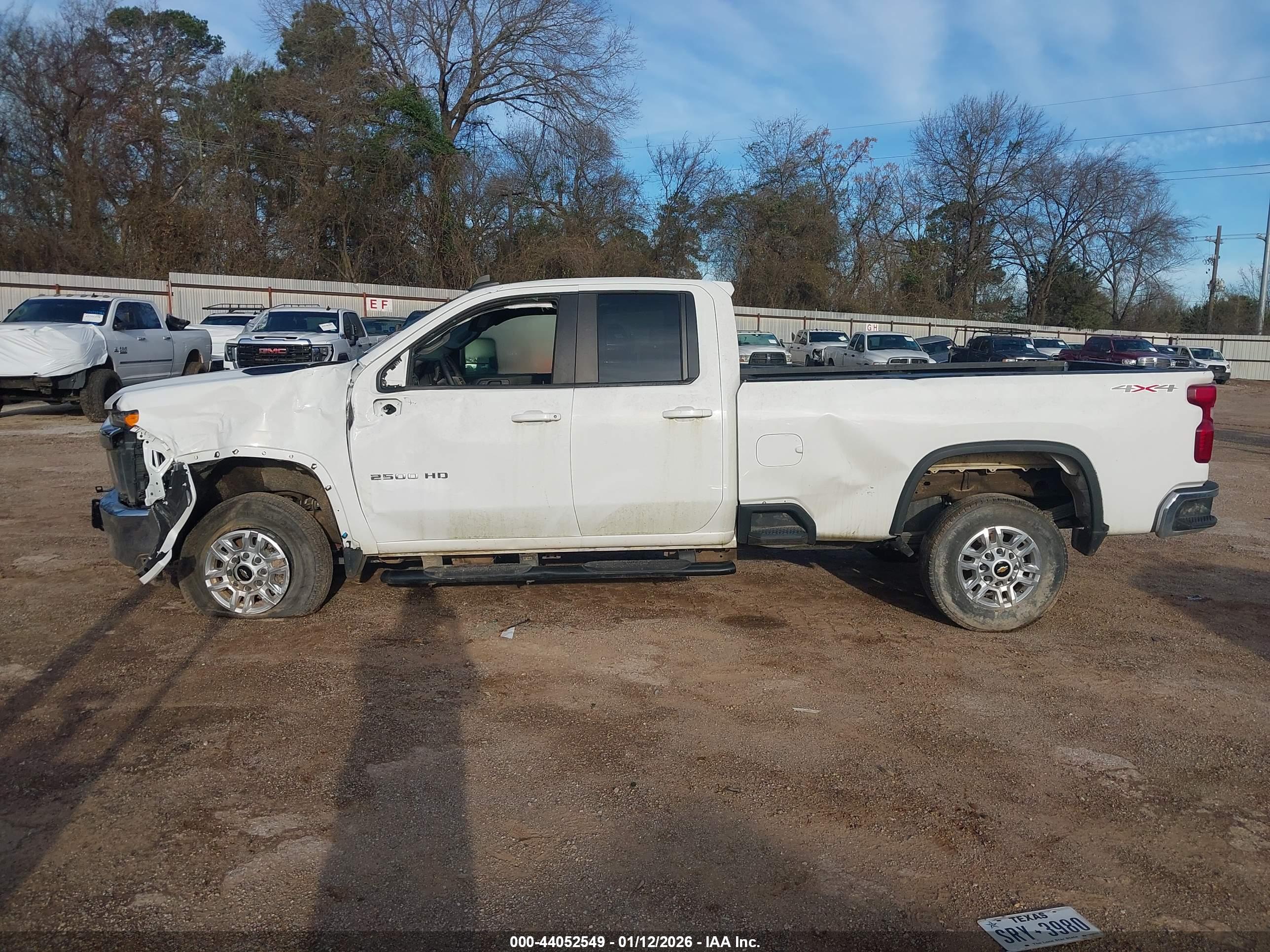 CHEVROLET SILVERADO image 6