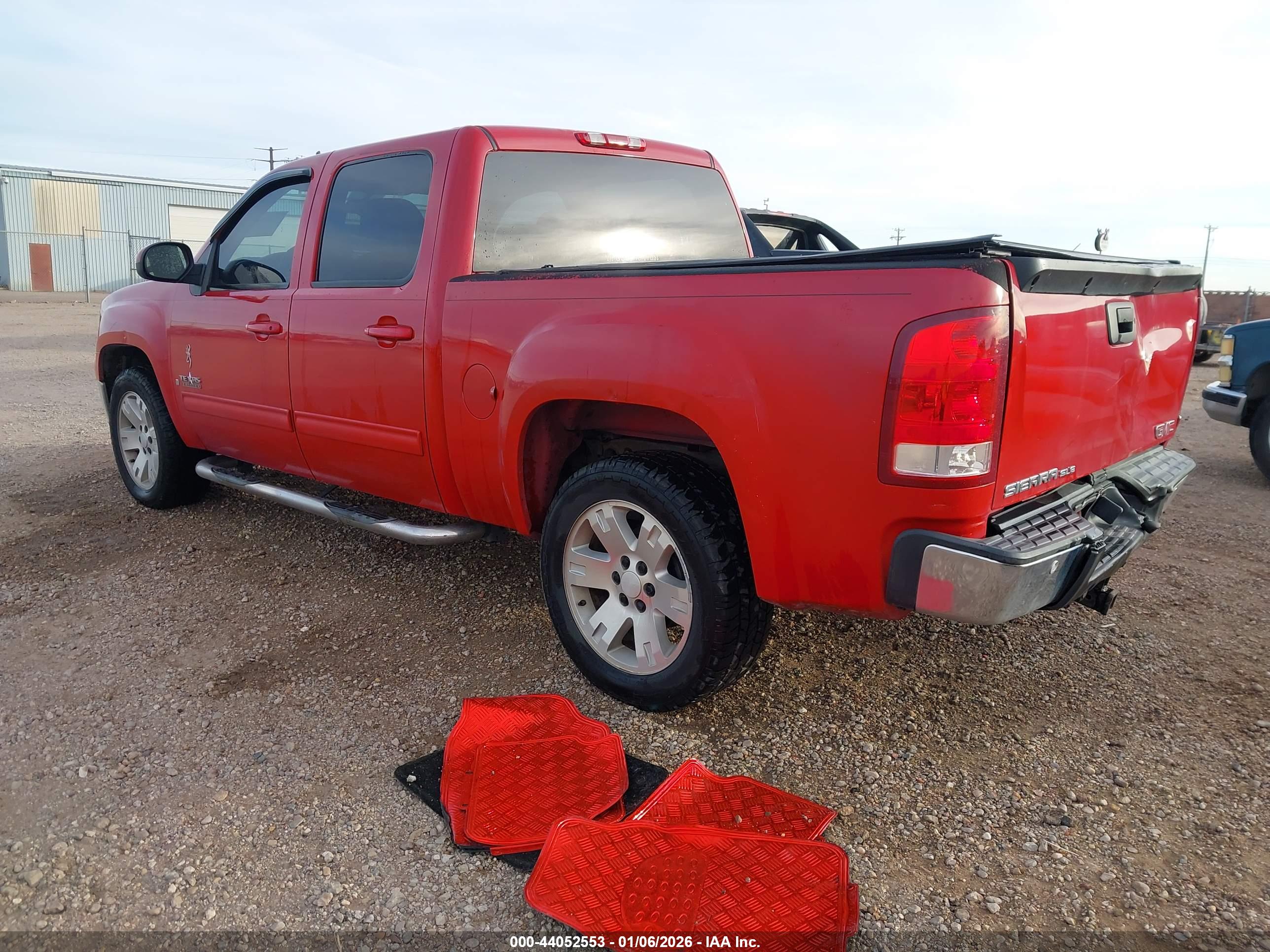 GMC SIERRA image 3