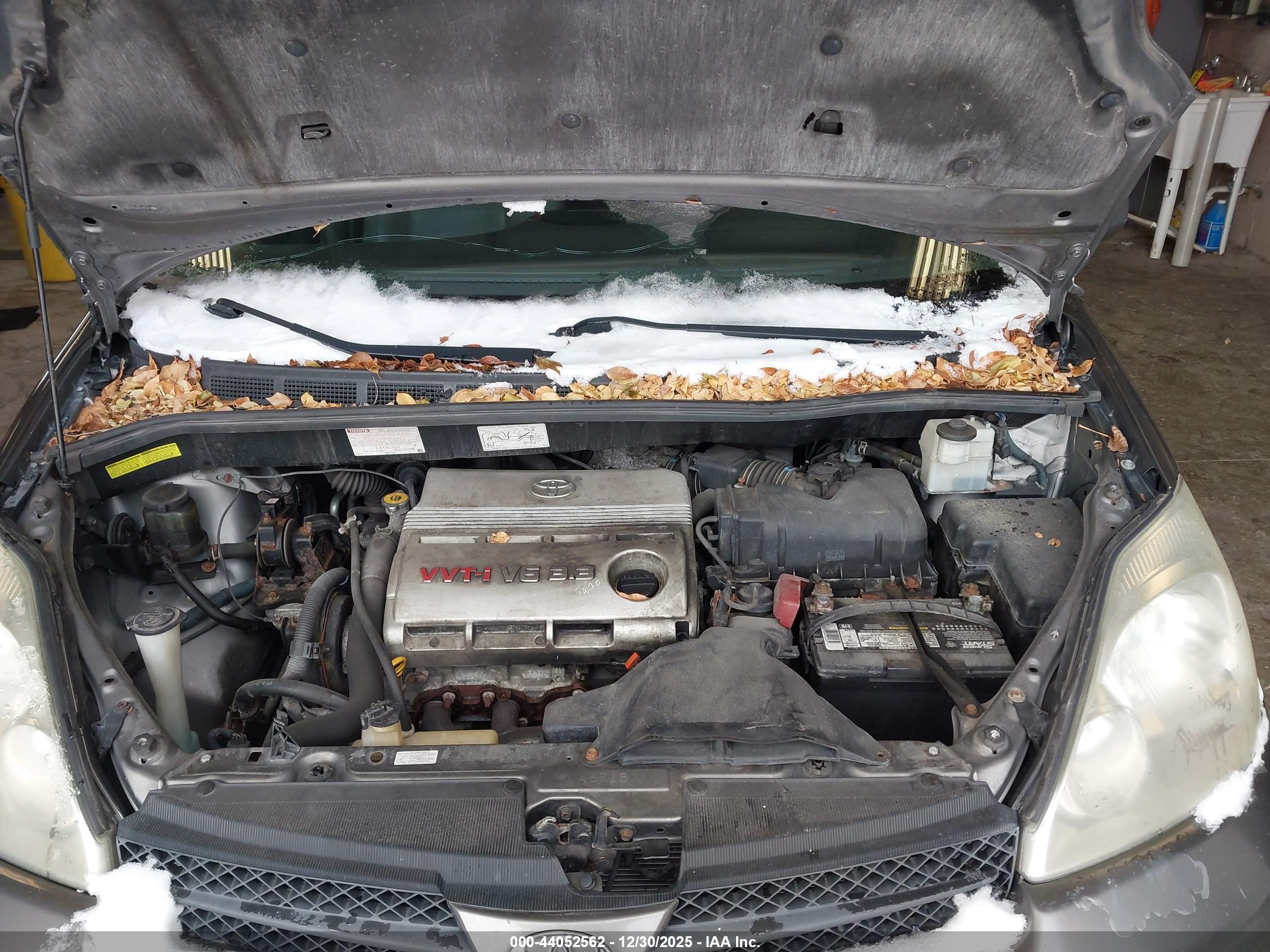 TOYOTA SIENNA image 10