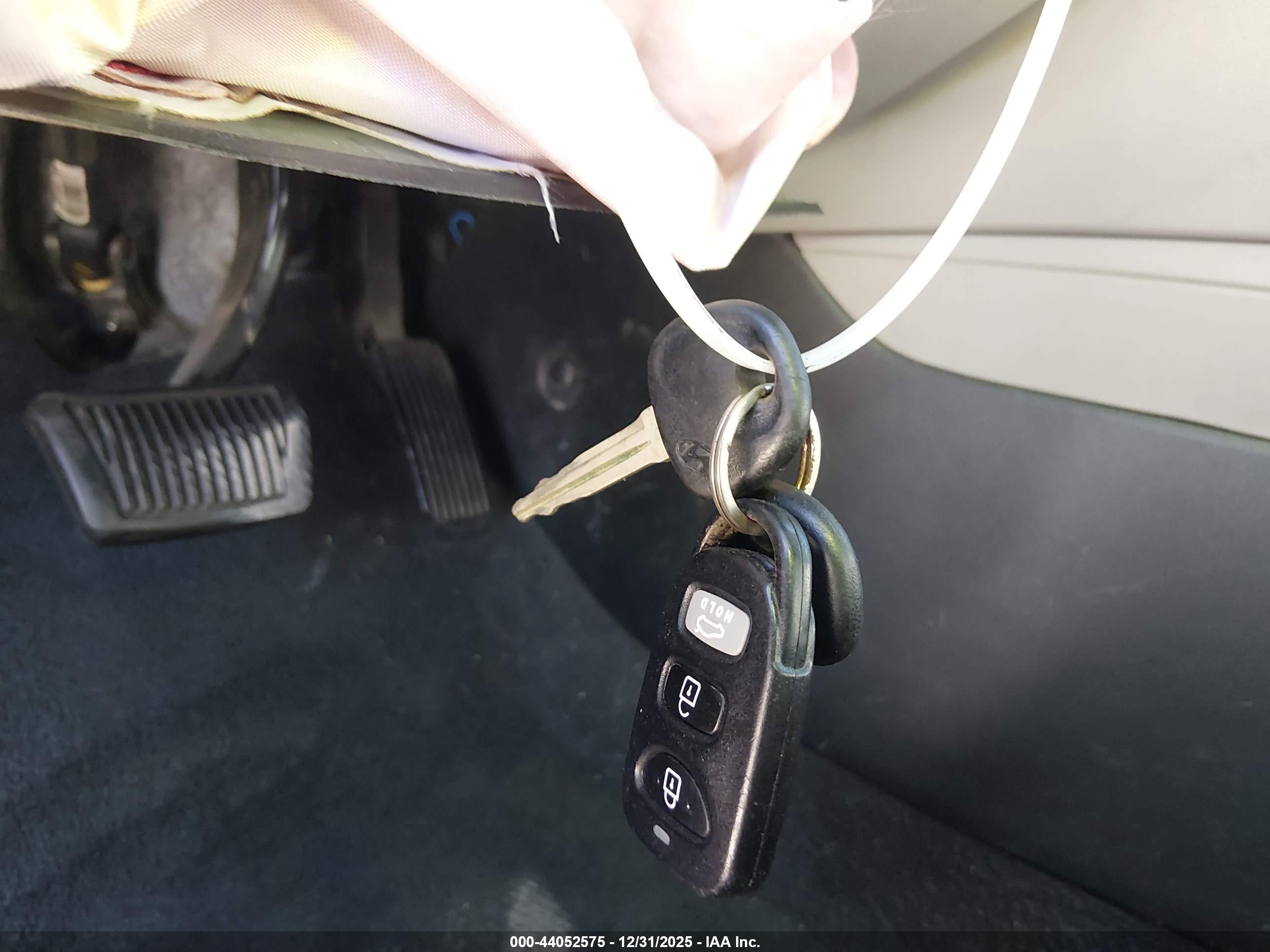 HYUNDAI ELANTRA image 11