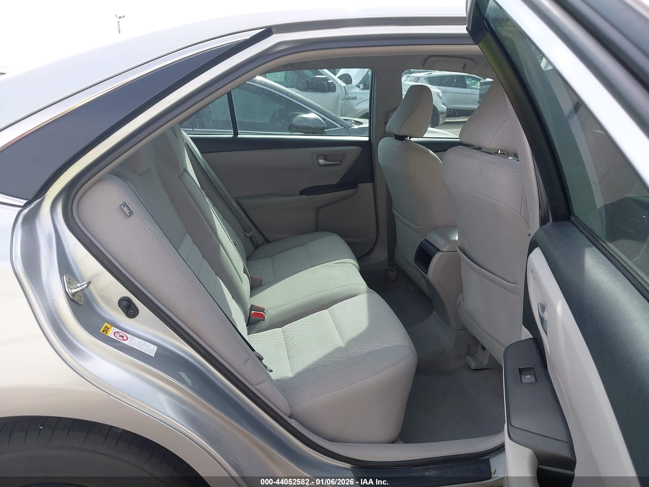 TOYOTA CAMRY image 8