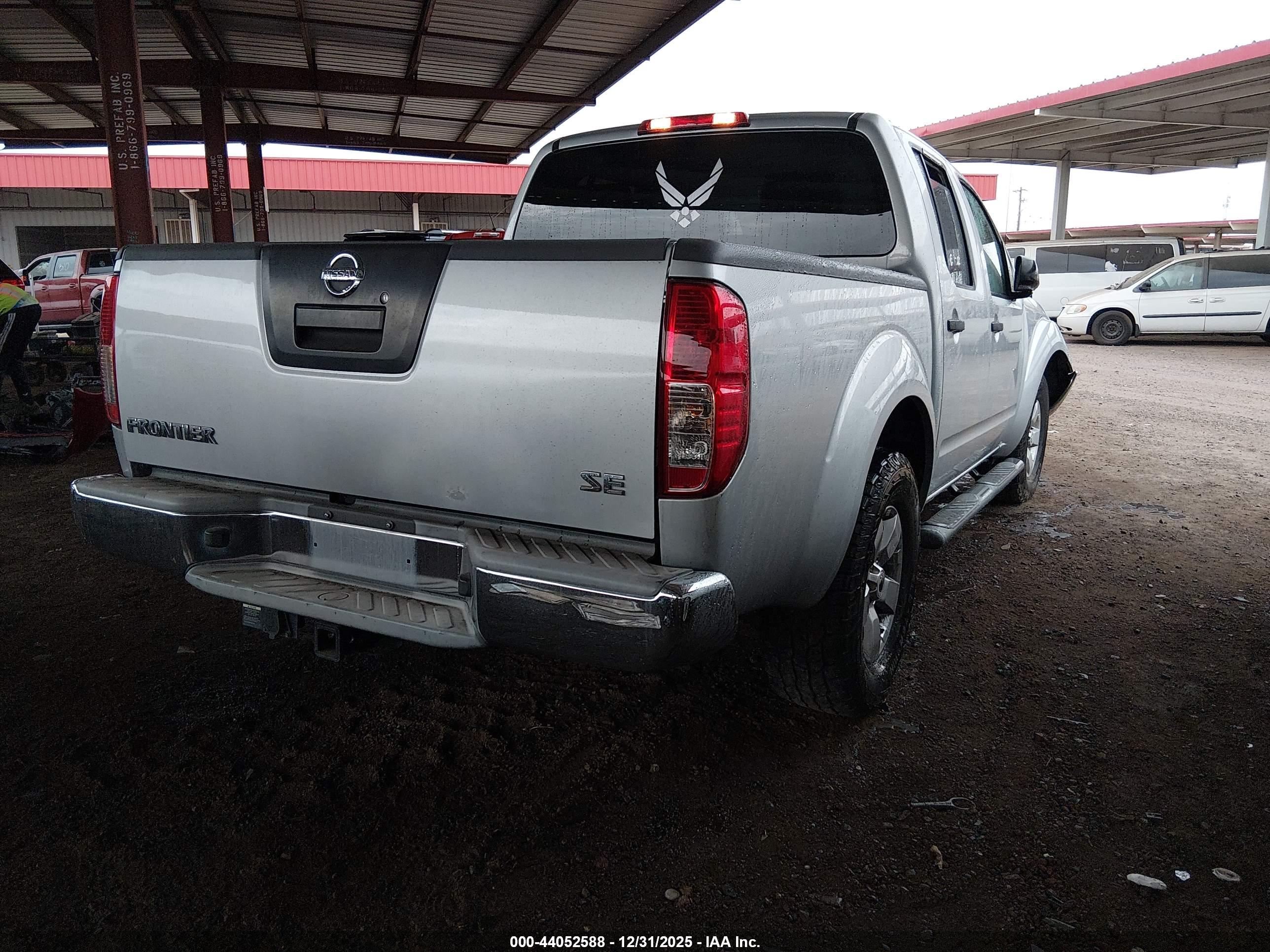 NISSAN FRONTIER image 4
