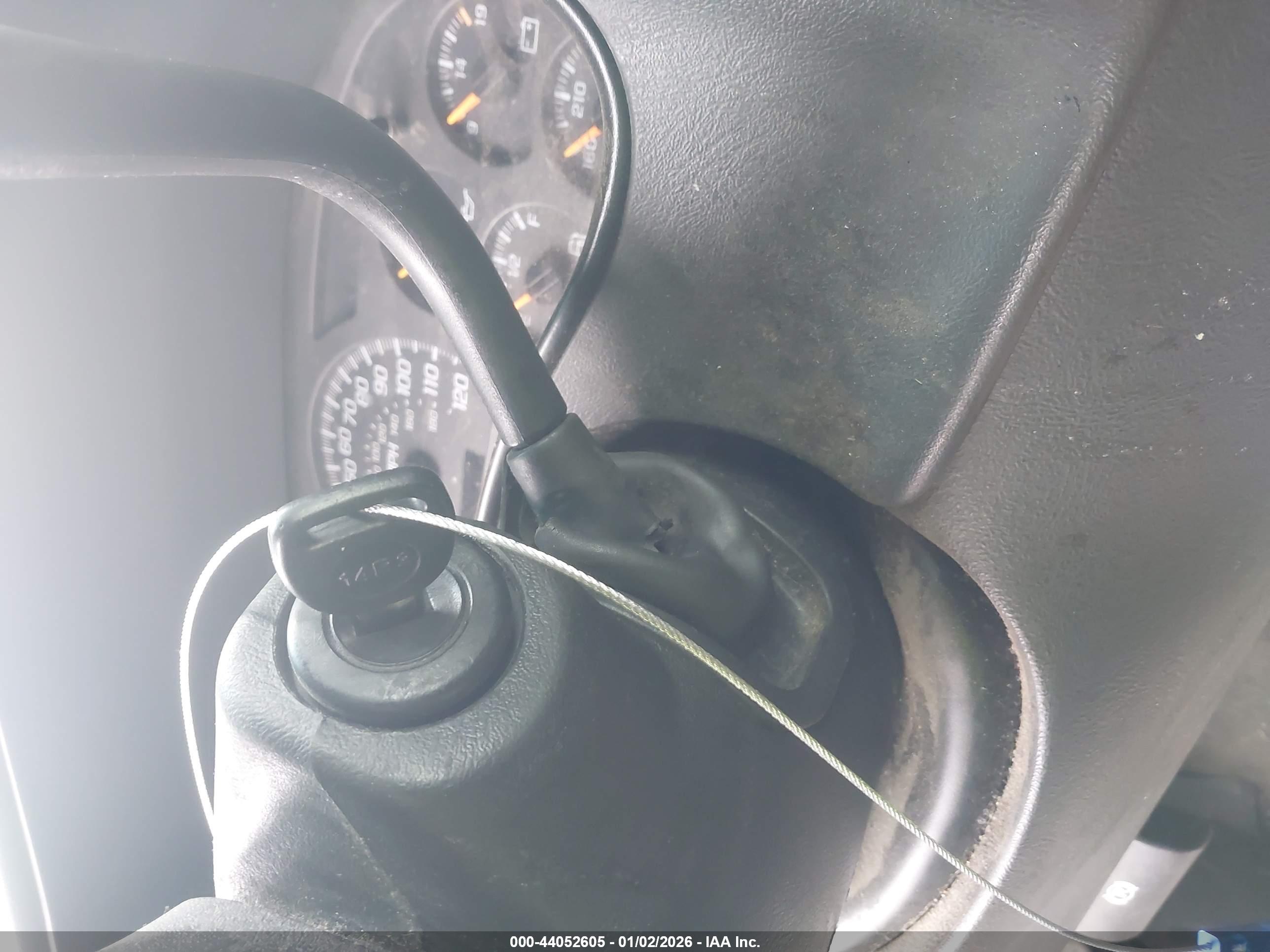 GMC SIERRA image 11