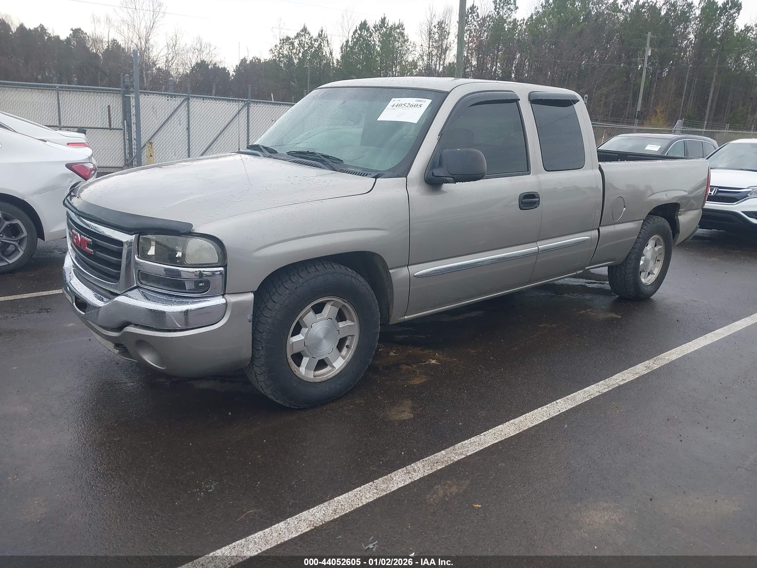 GMC SIERRA image 2