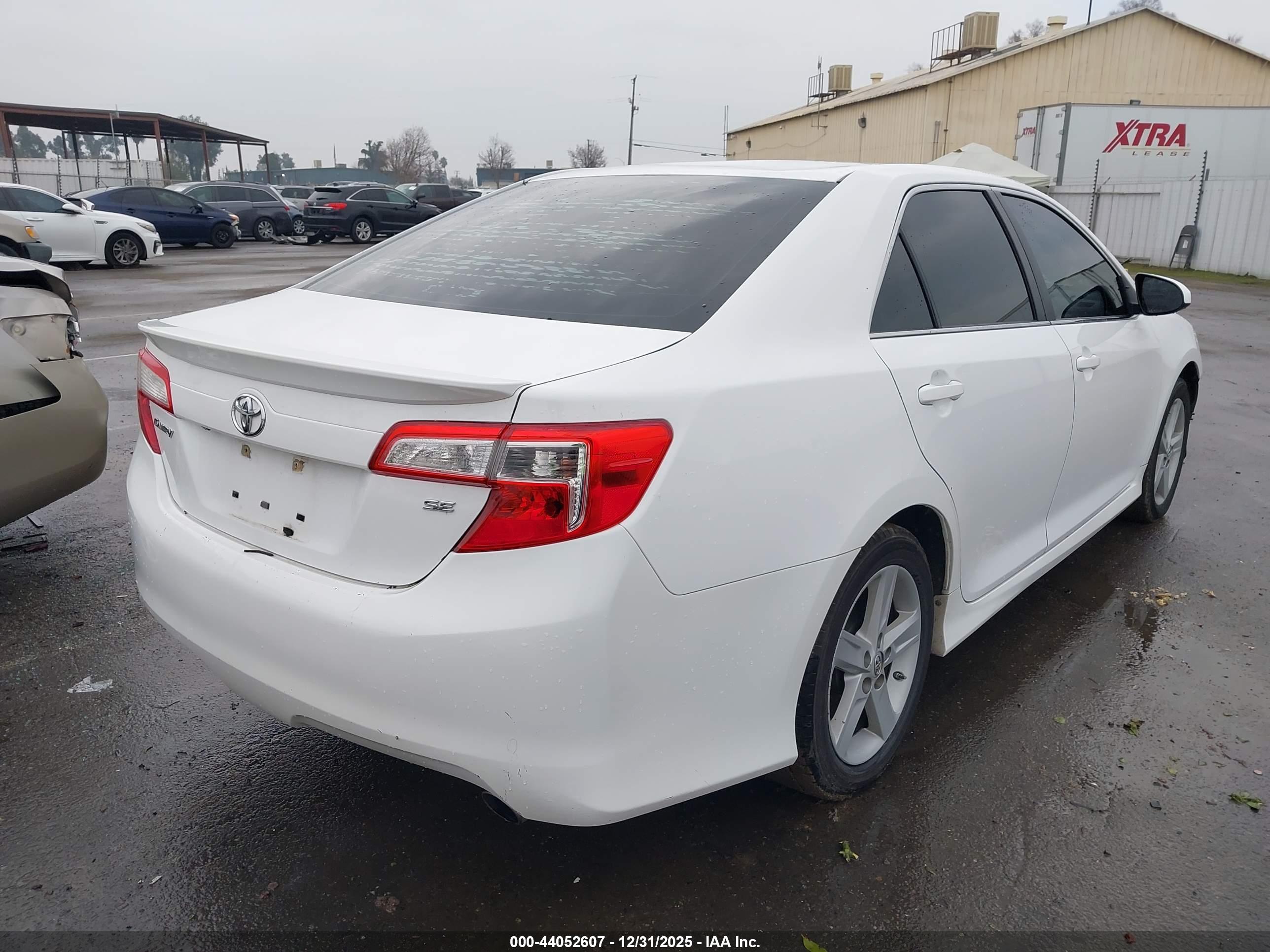 TOYOTA CAMRY image 4