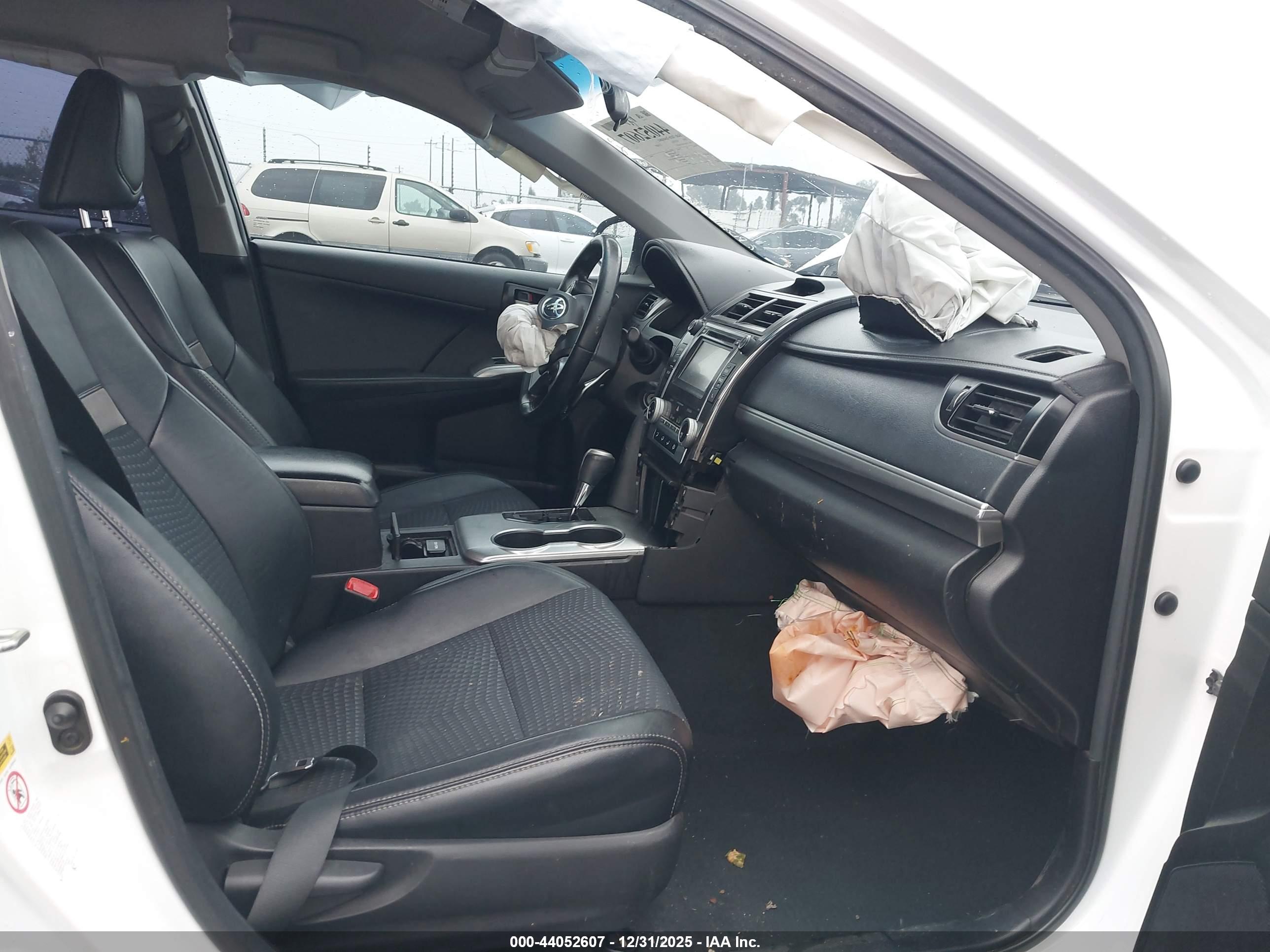 TOYOTA CAMRY image 5