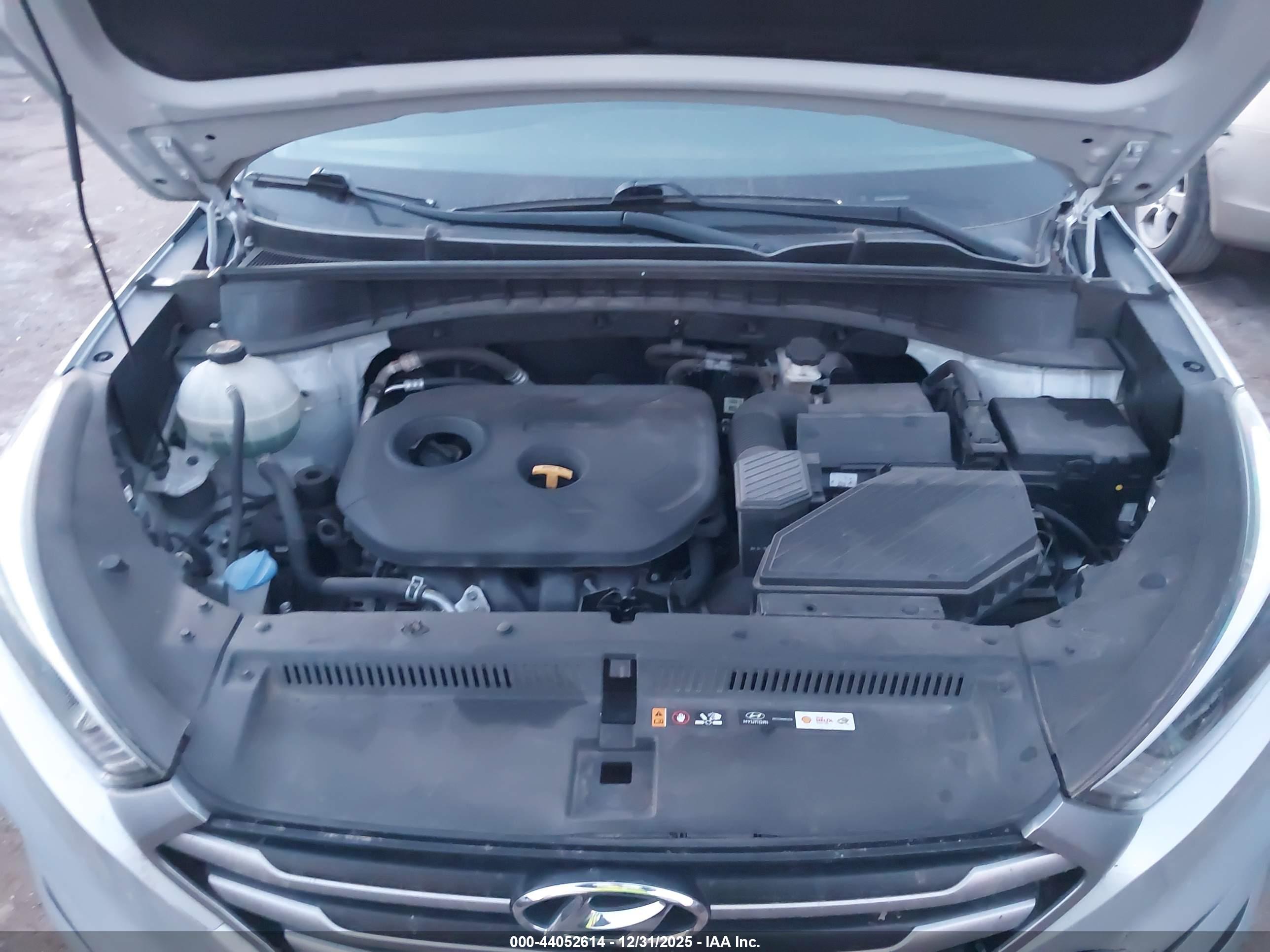 HYUNDAI TUCSON image 10