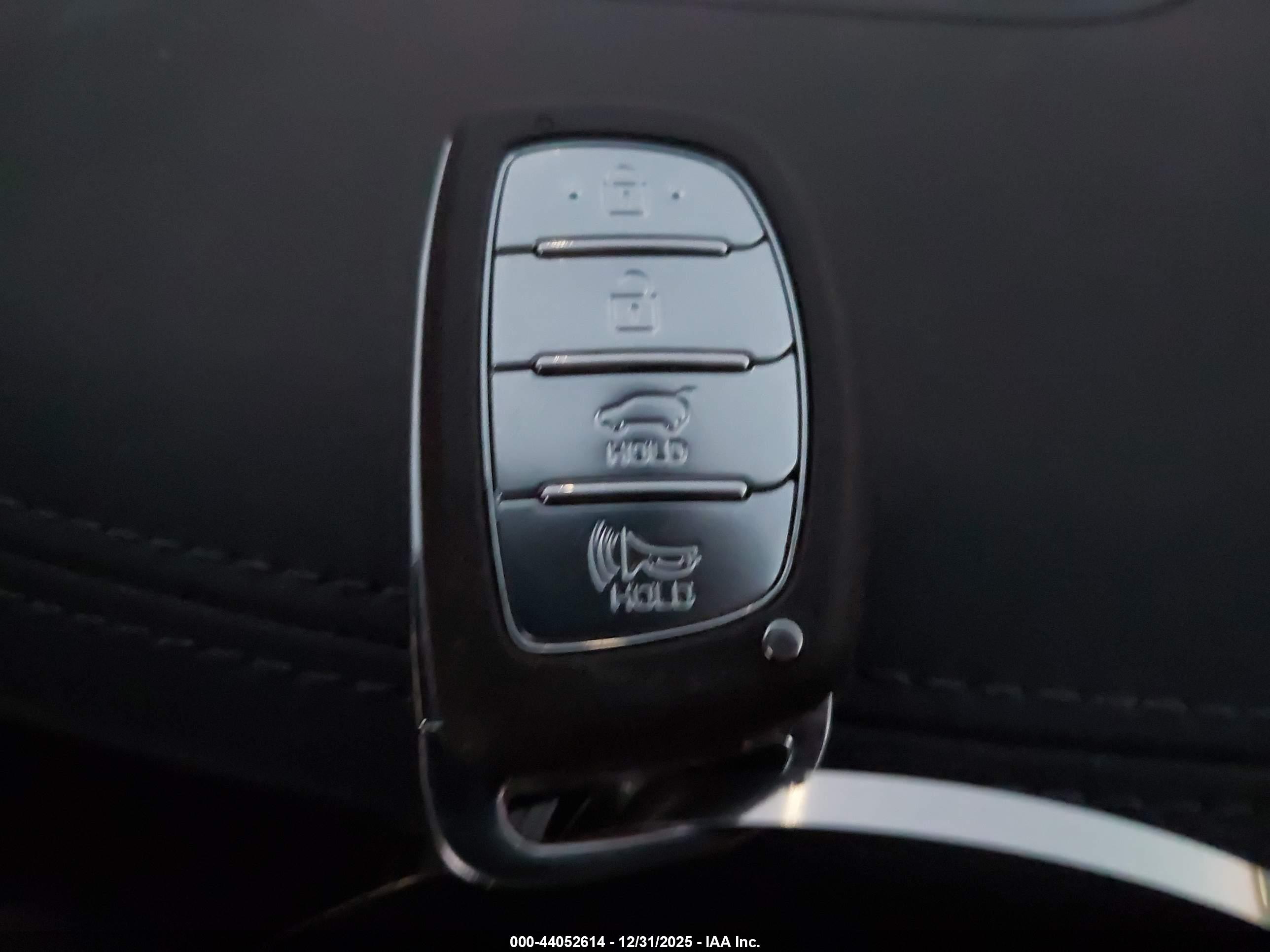 HYUNDAI TUCSON image 11