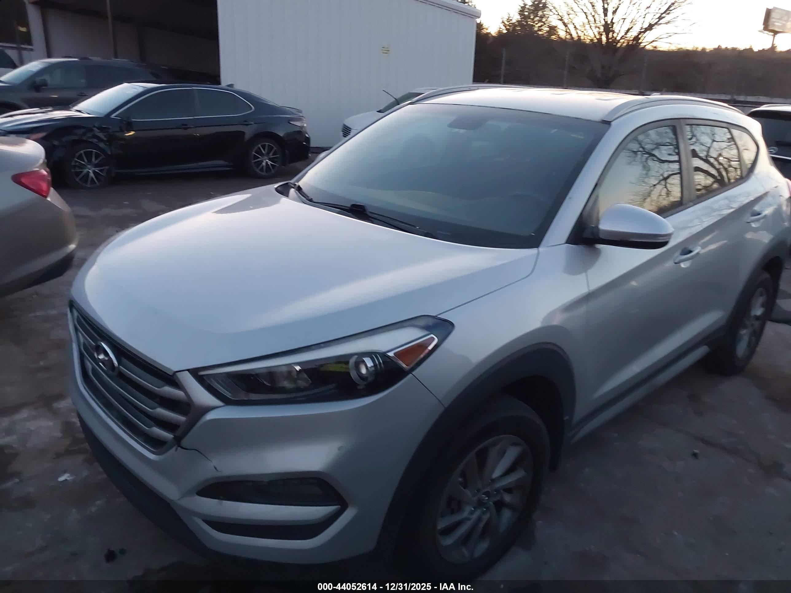 HYUNDAI TUCSON image 2