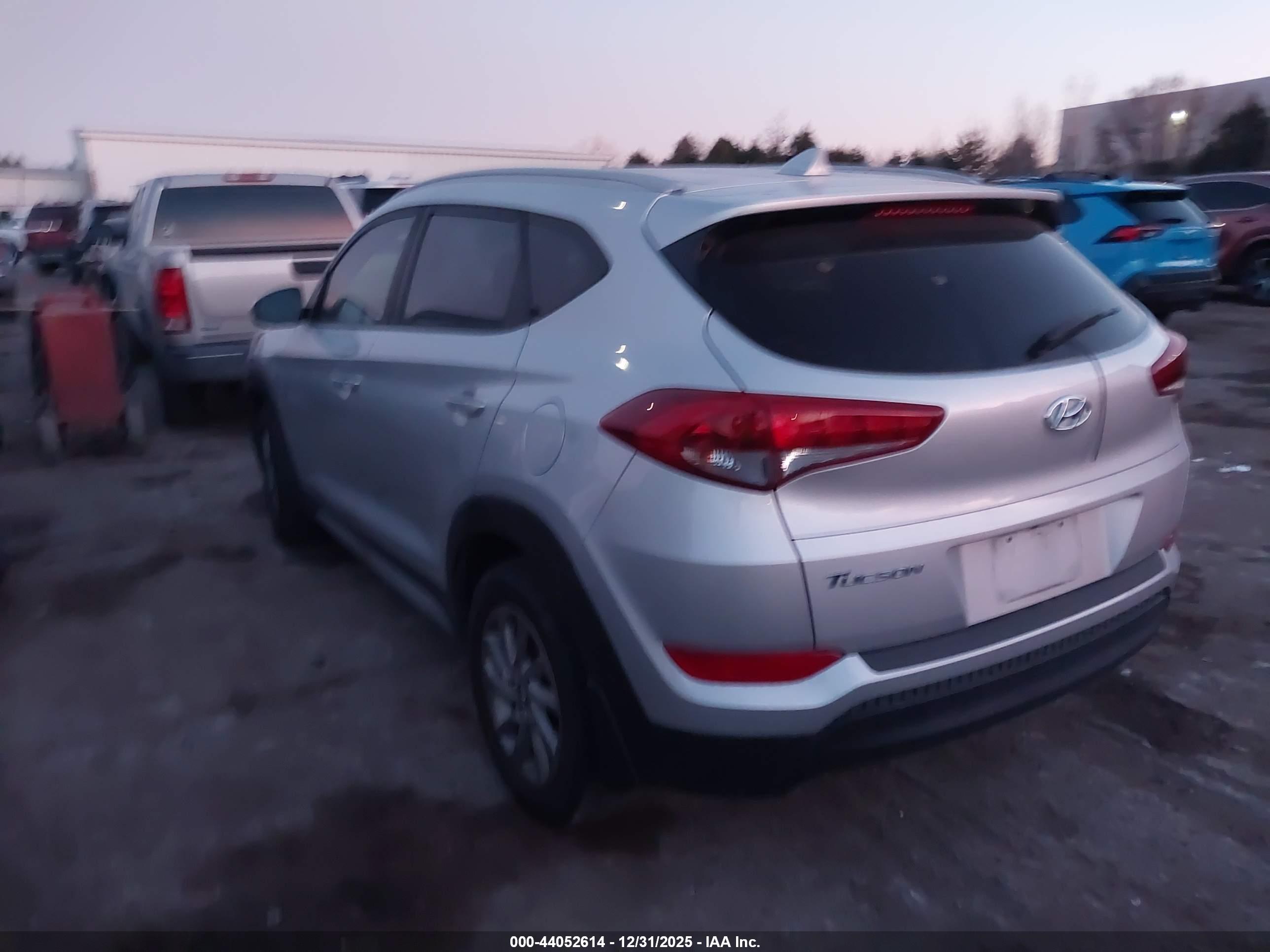 HYUNDAI TUCSON image 3