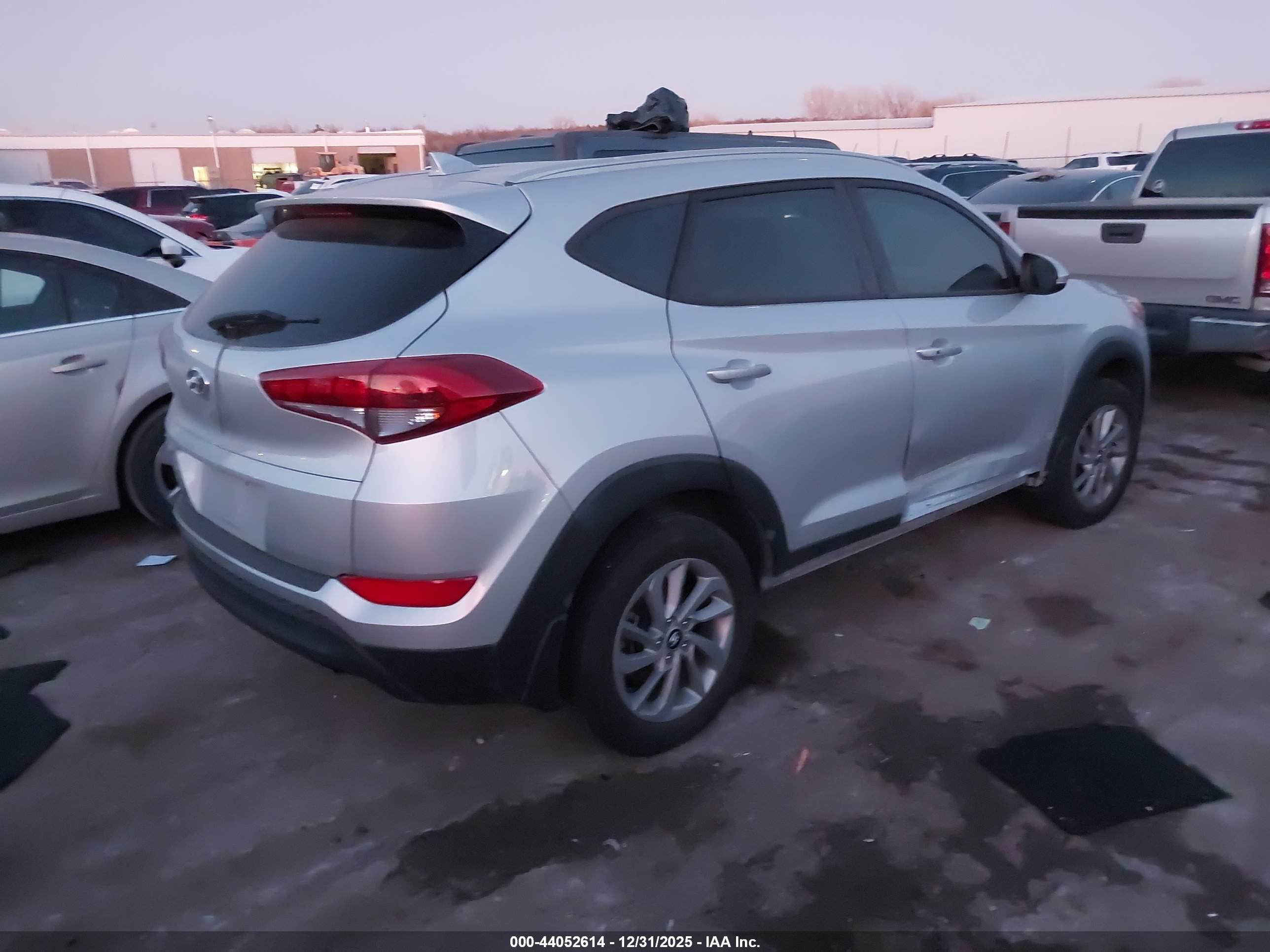 HYUNDAI TUCSON image 4