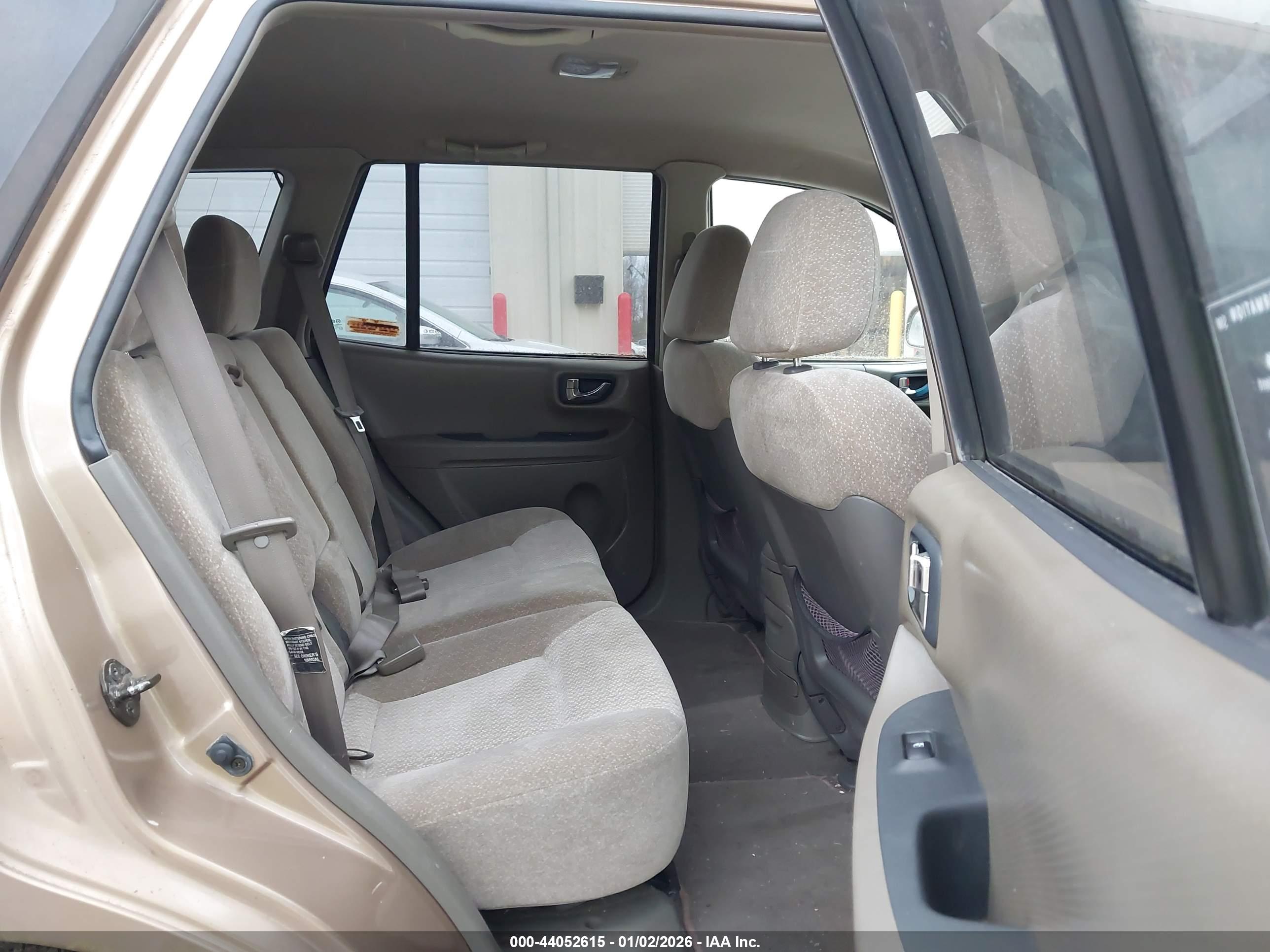 HYUNDAI SANTA image 8