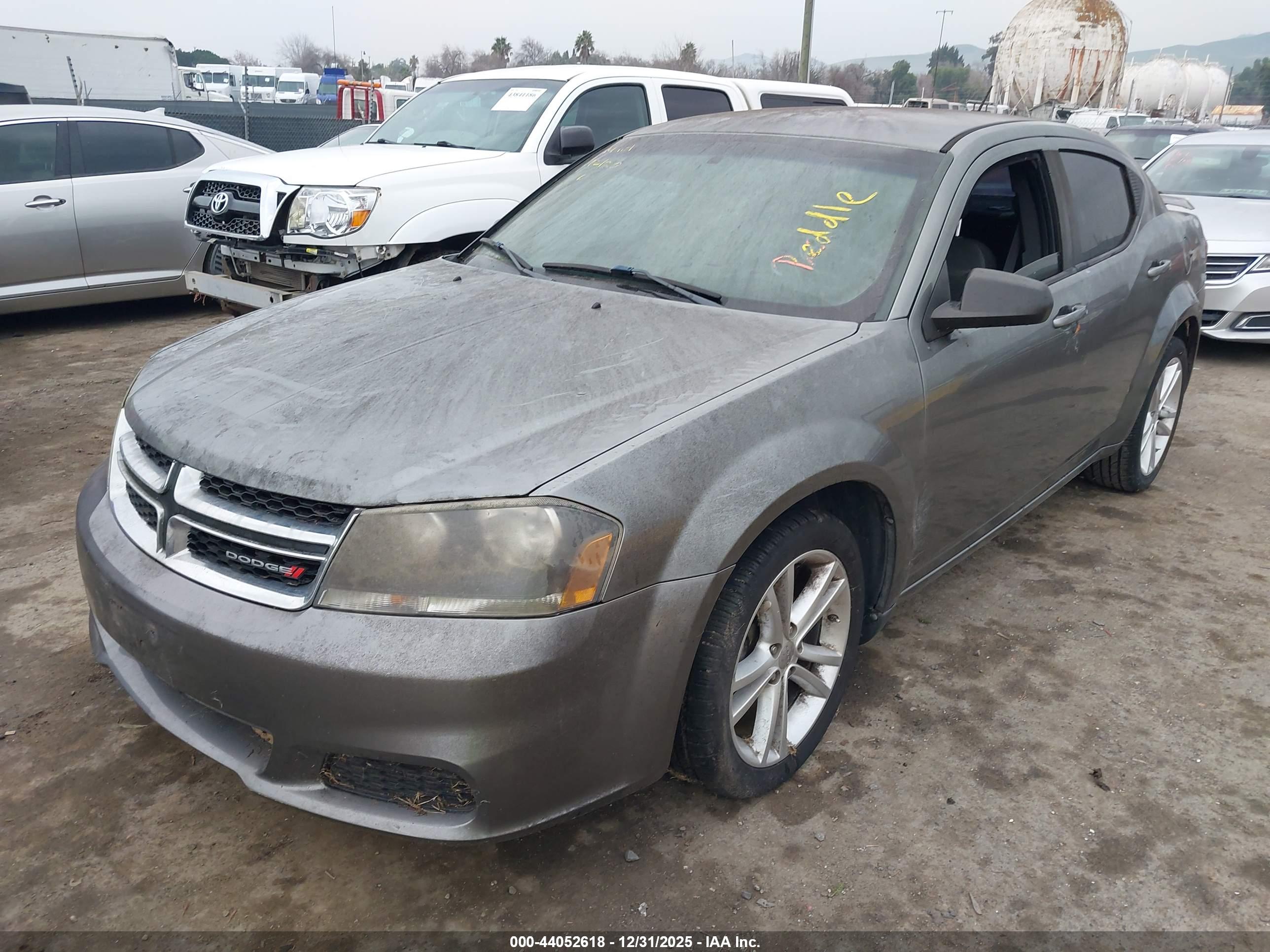 DODGE AVENGER image 2