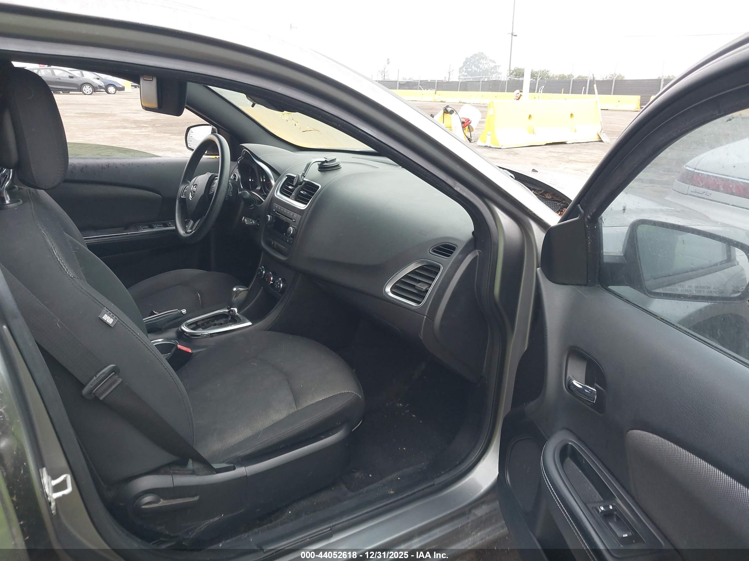 DODGE AVENGER image 5