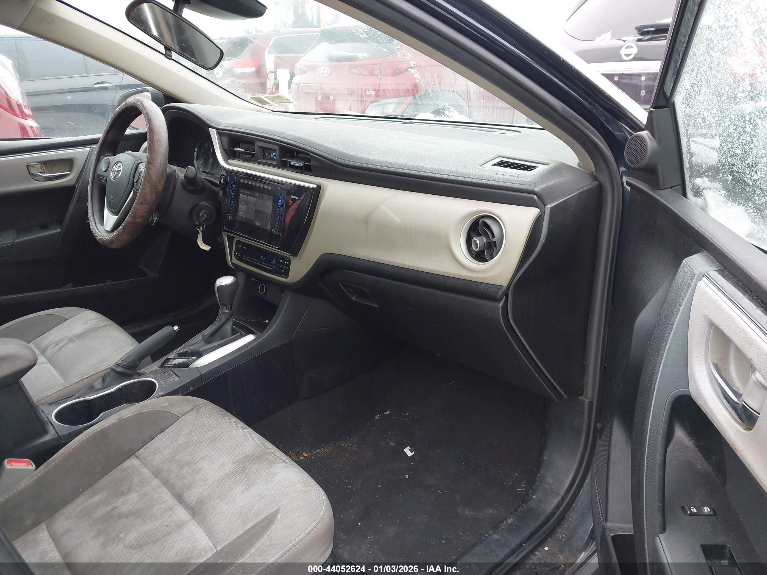 TOYOTA COROLLA image 5