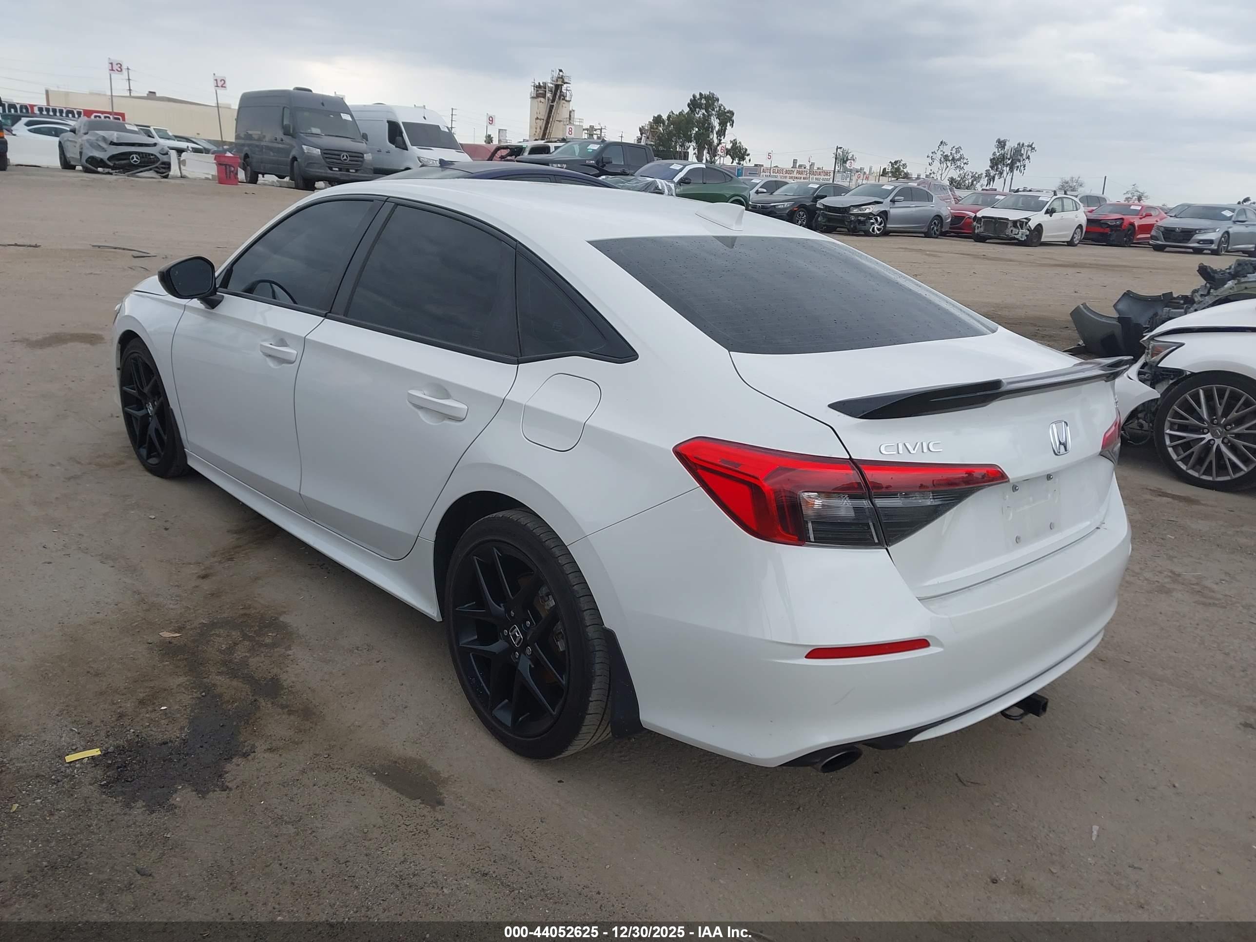 HONDA CIVIC image 3