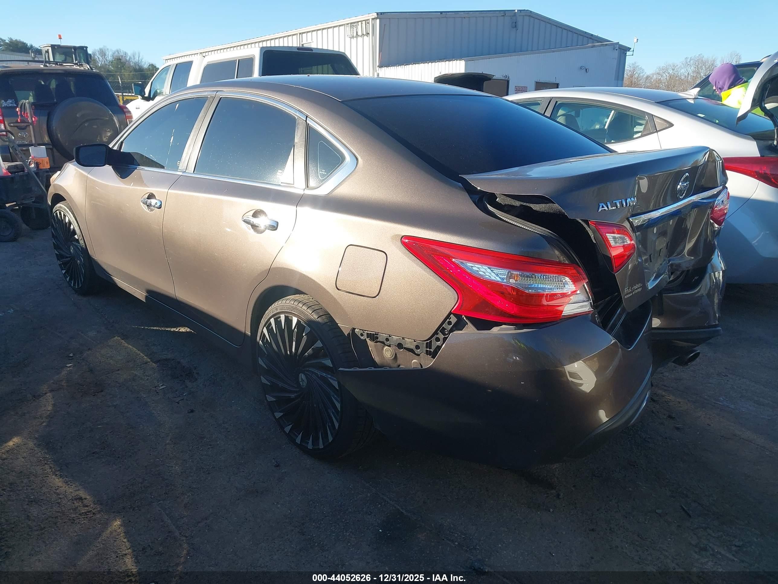 NISSAN ALTIMA image 3