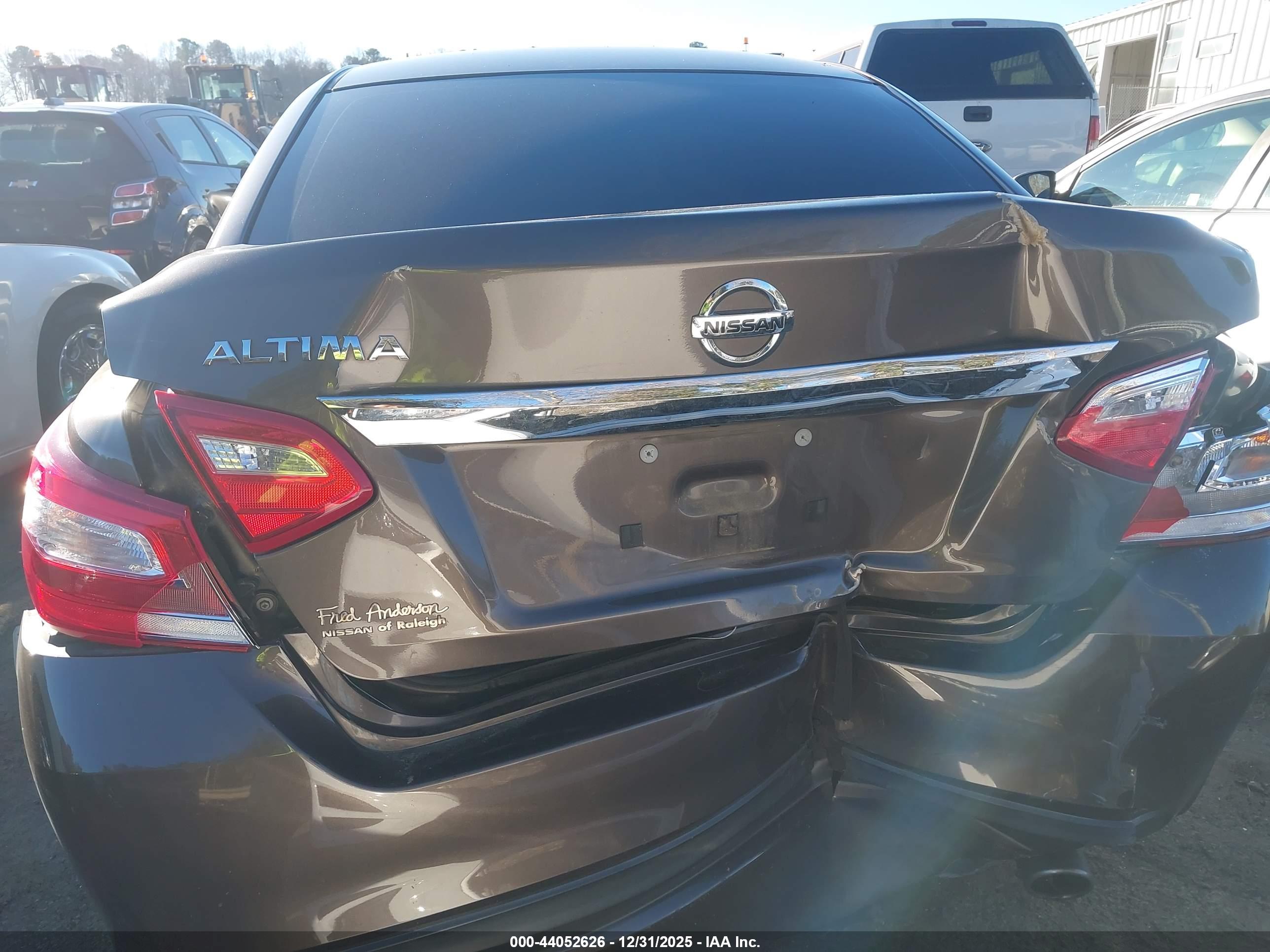 NISSAN ALTIMA image 6