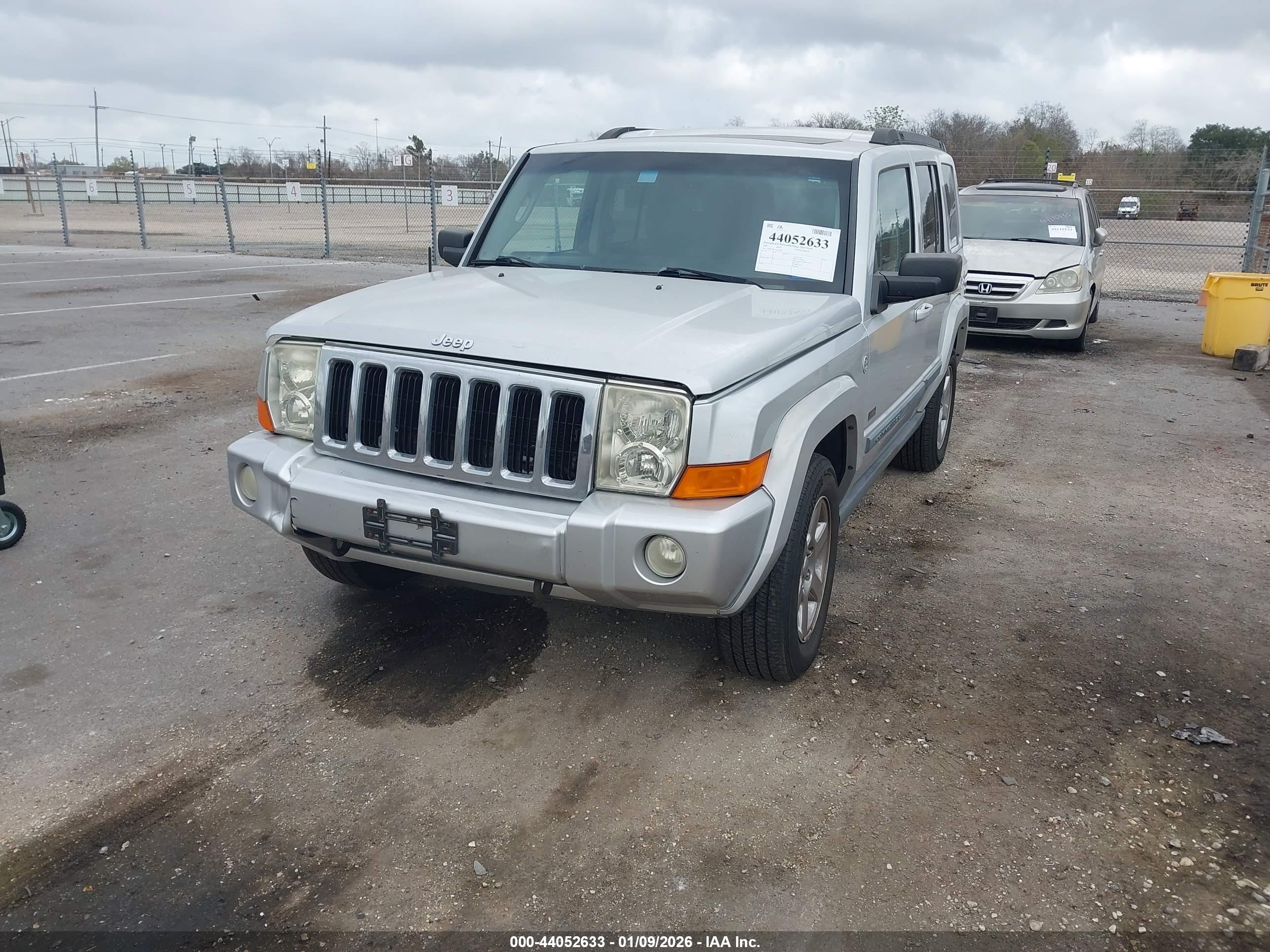 JEEP COMMANDER image 2
