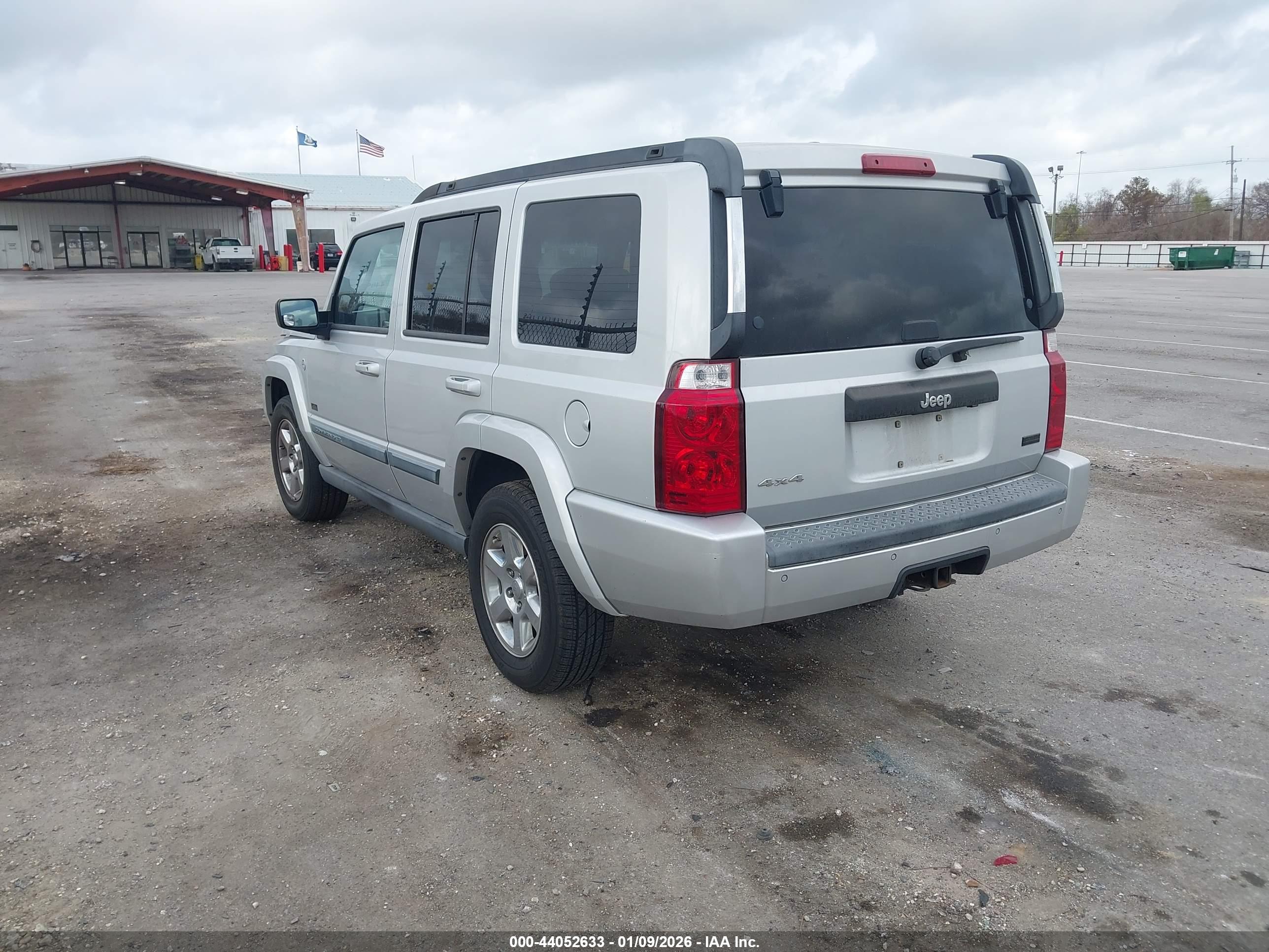 JEEP COMMANDER image 3