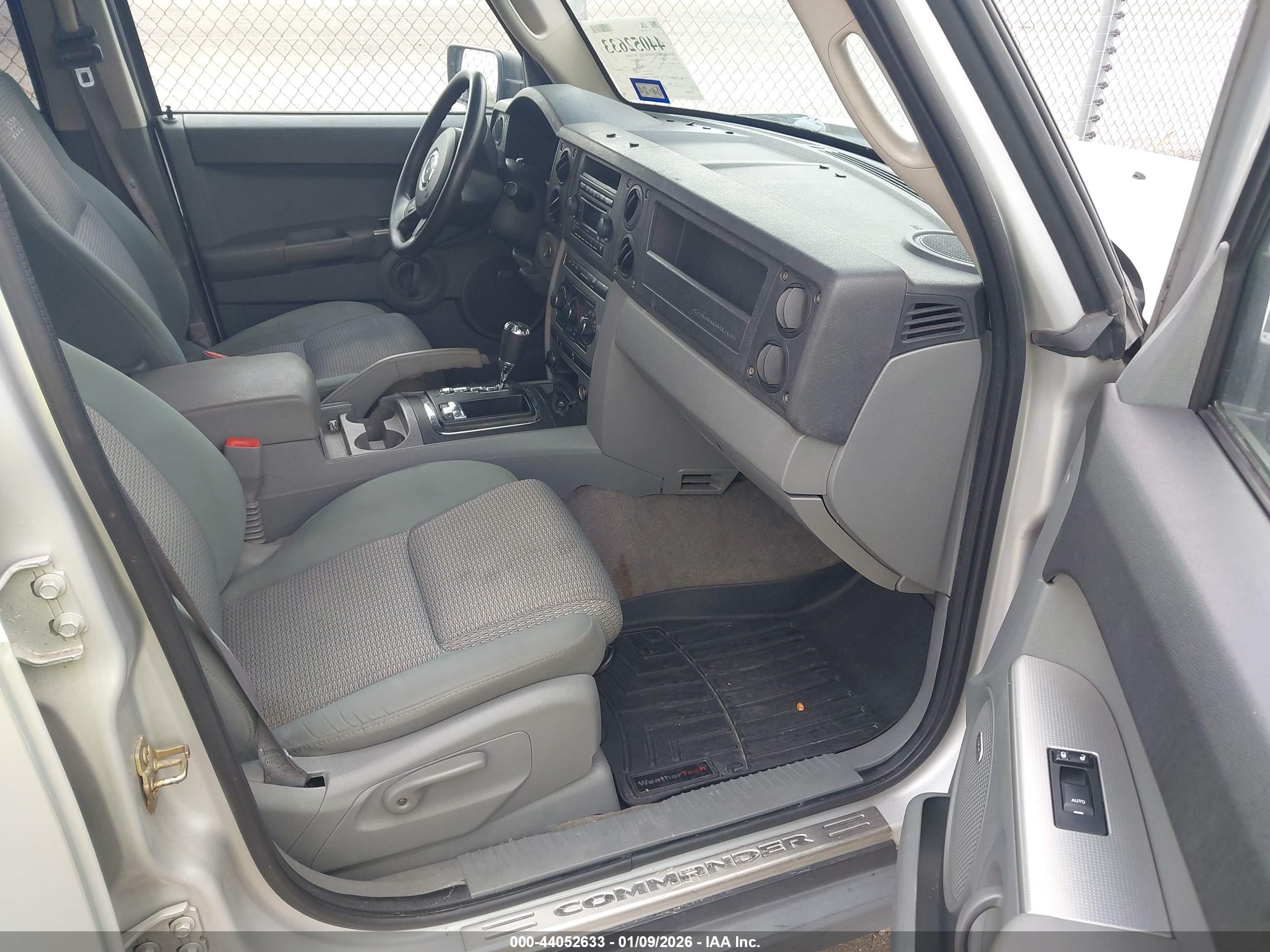 JEEP COMMANDER image 5