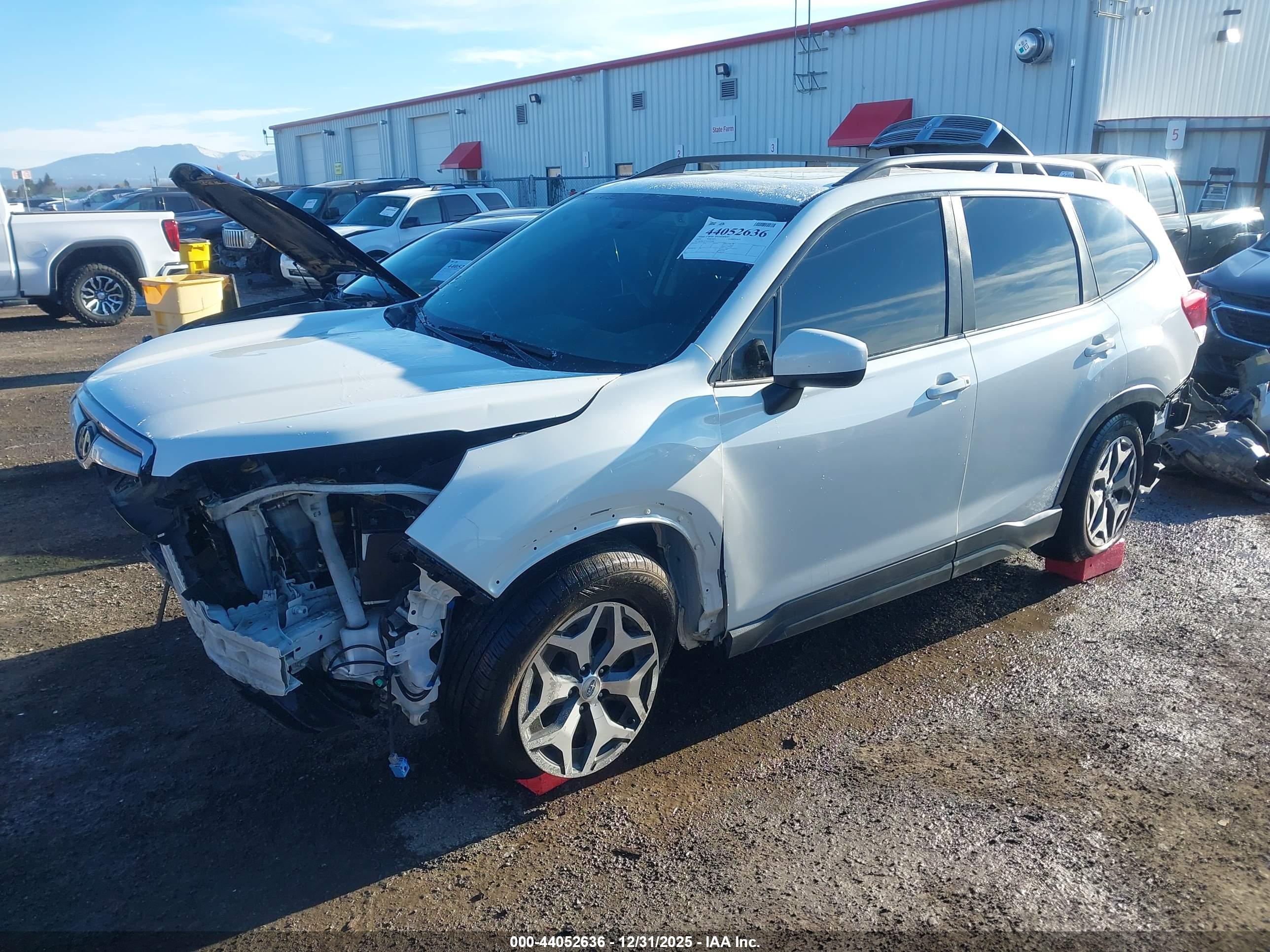 SUBARU FORESTER image 2