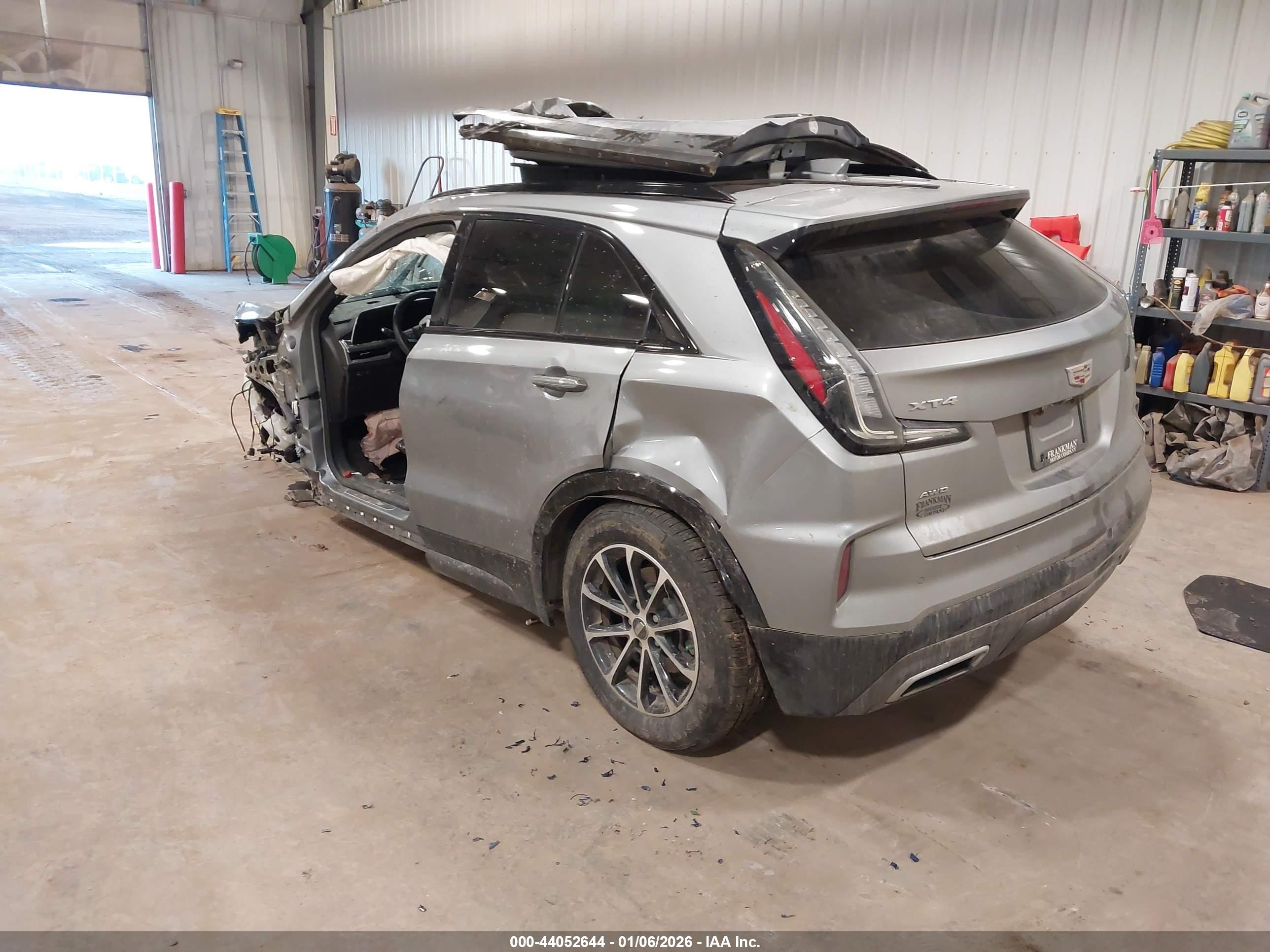 CADILLAC XT4 image 3