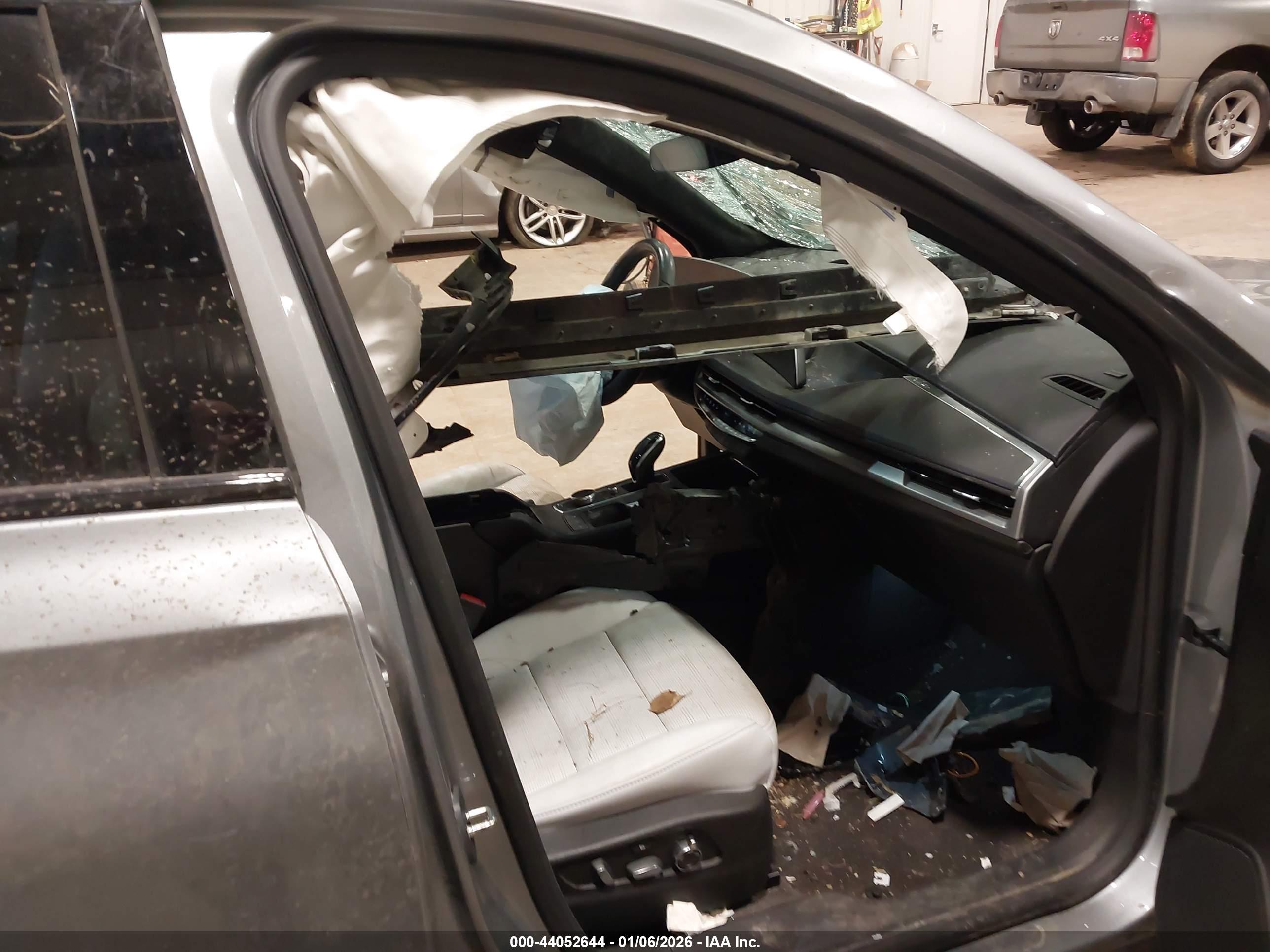 CADILLAC XT4 image 5