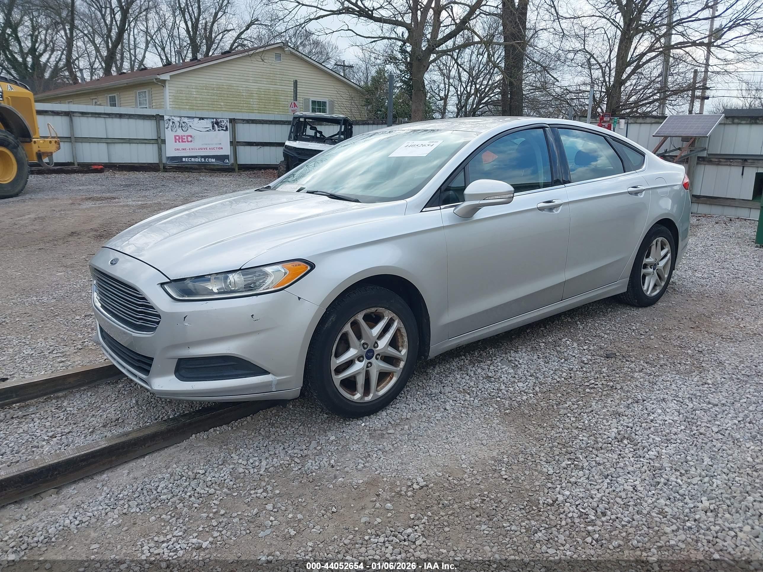 FORD FUSION image 2