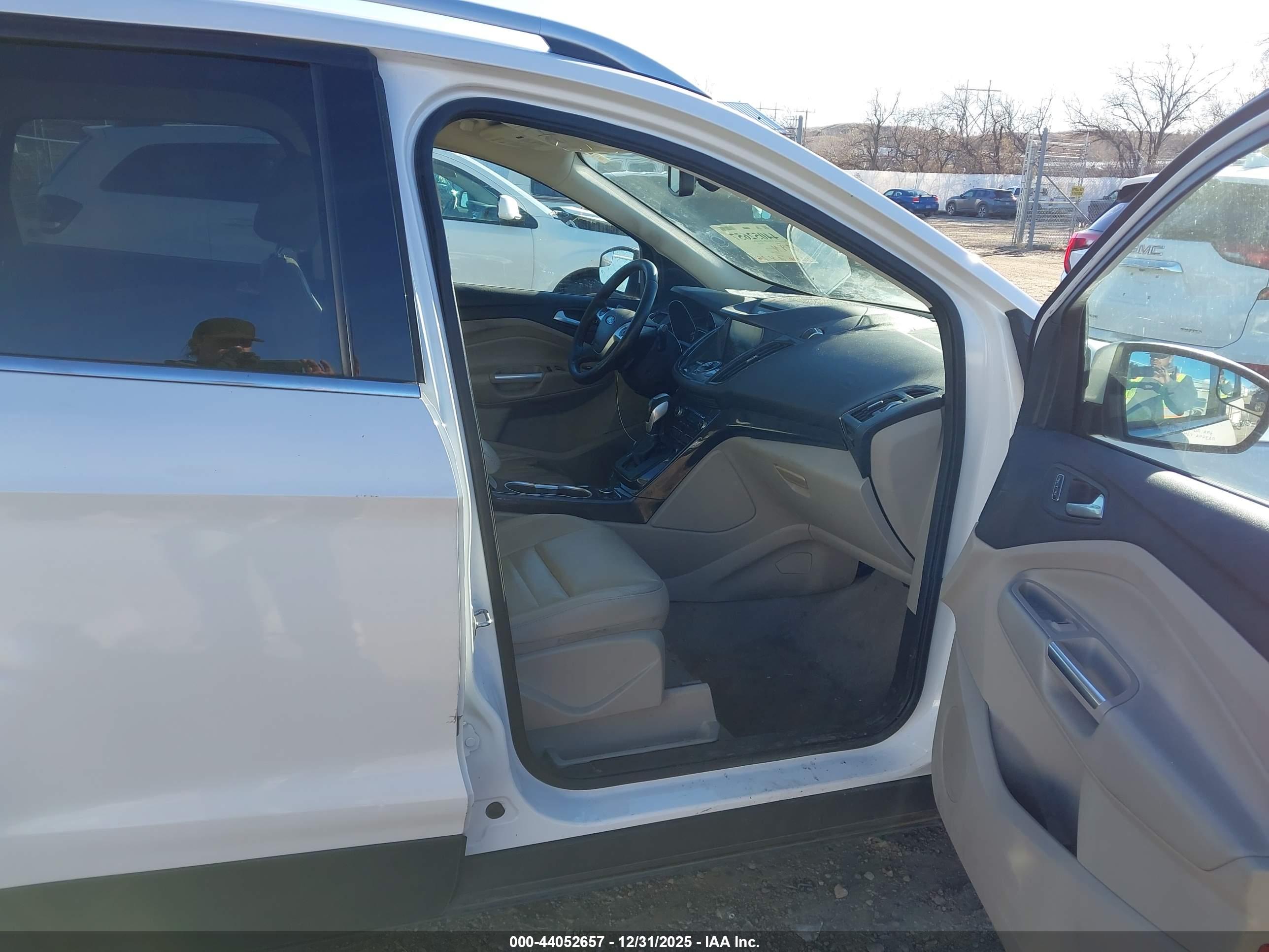 FORD ESCAPE image 5