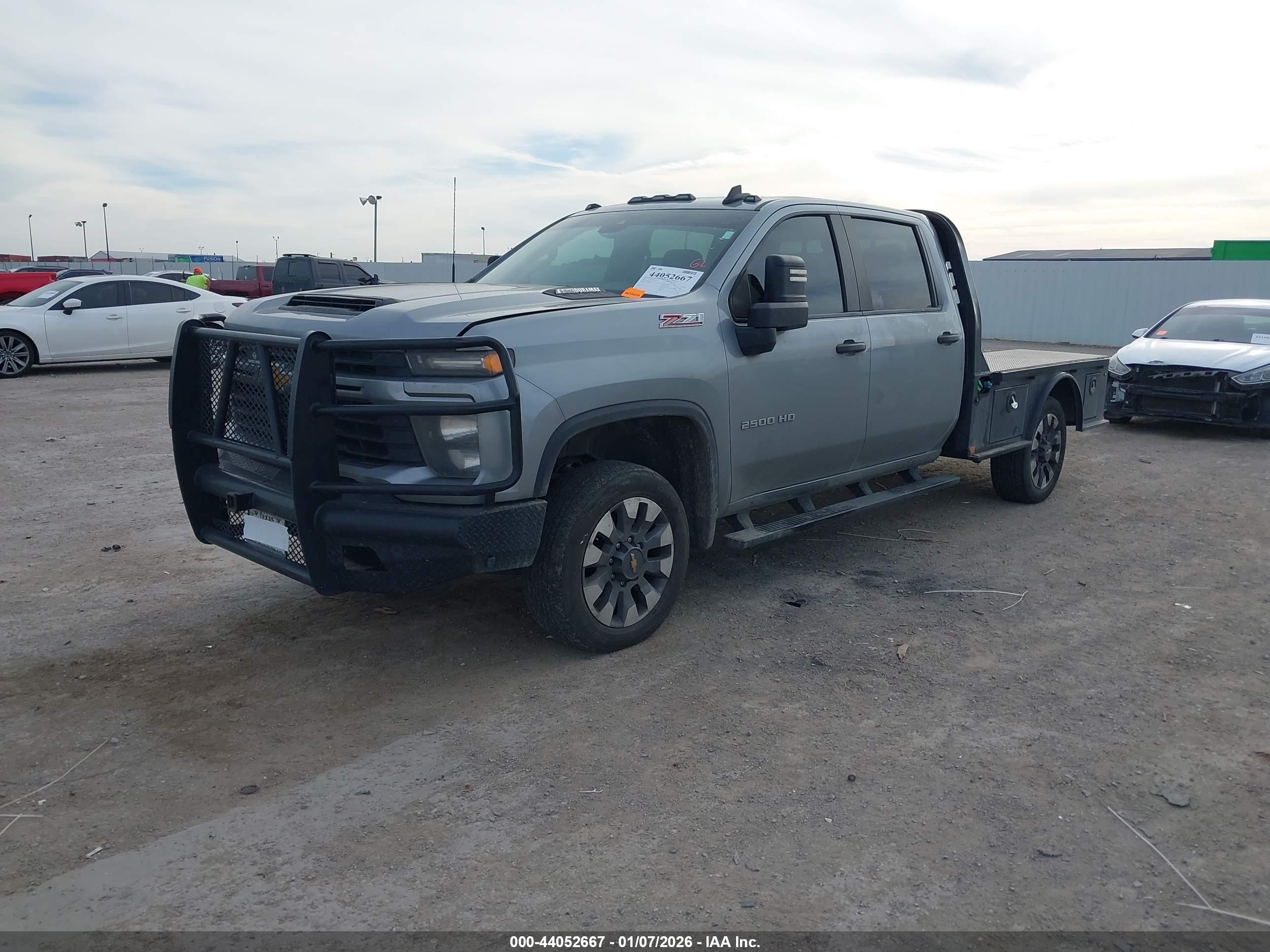 CHEVROLET SILVERADO image 2