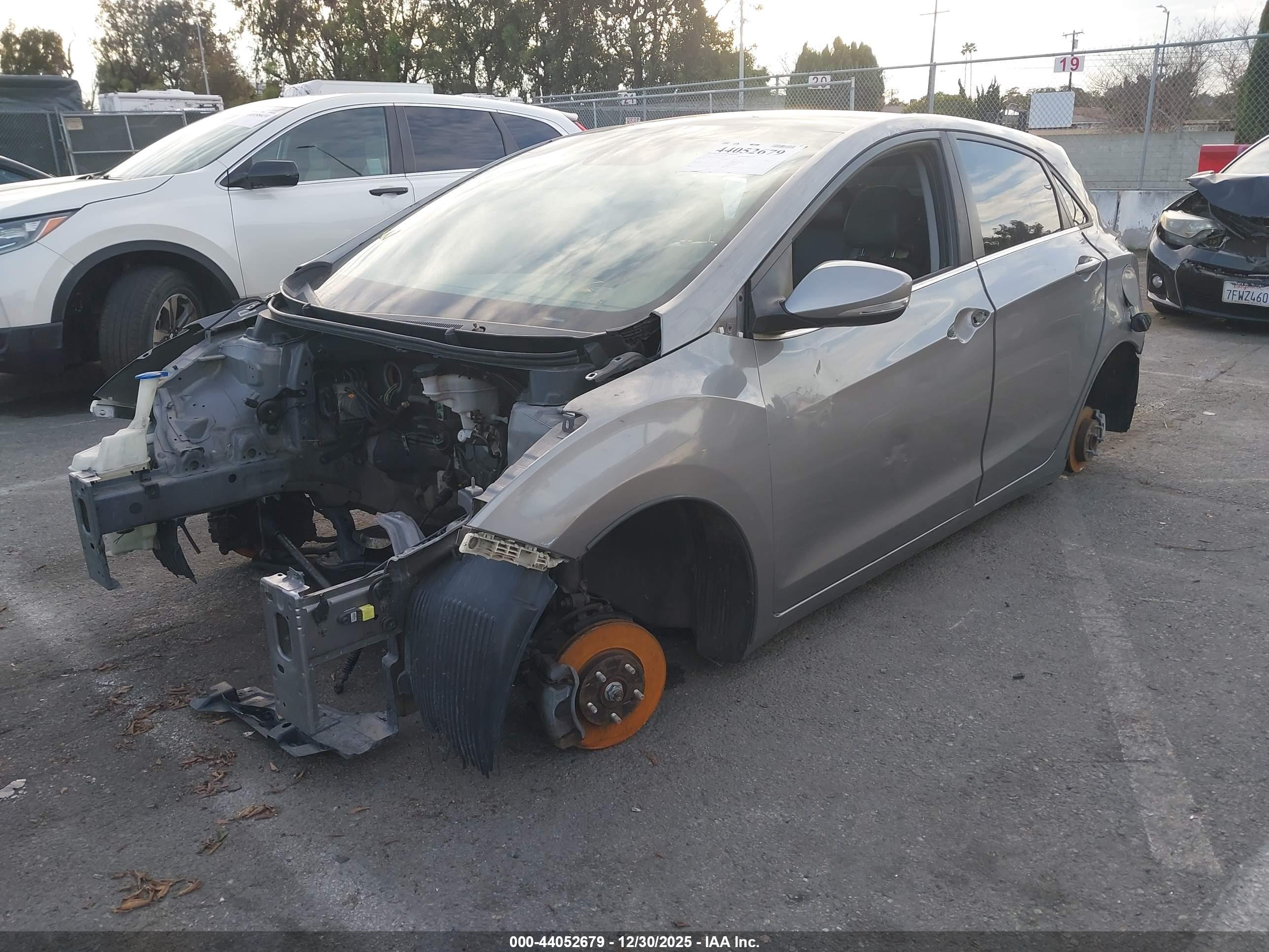 HYUNDAI ELANTRA image 2