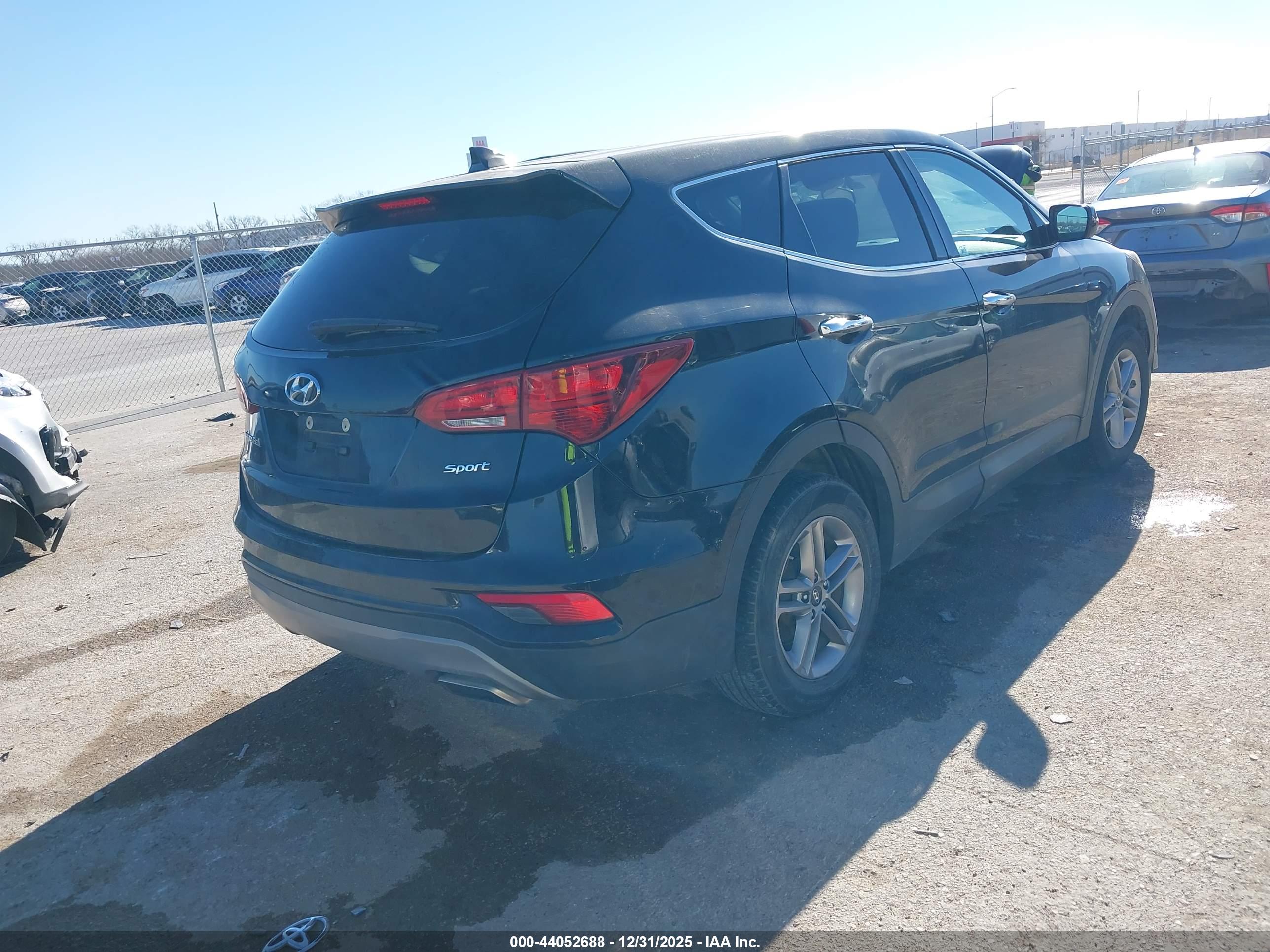 HYUNDAI SANTA image 4