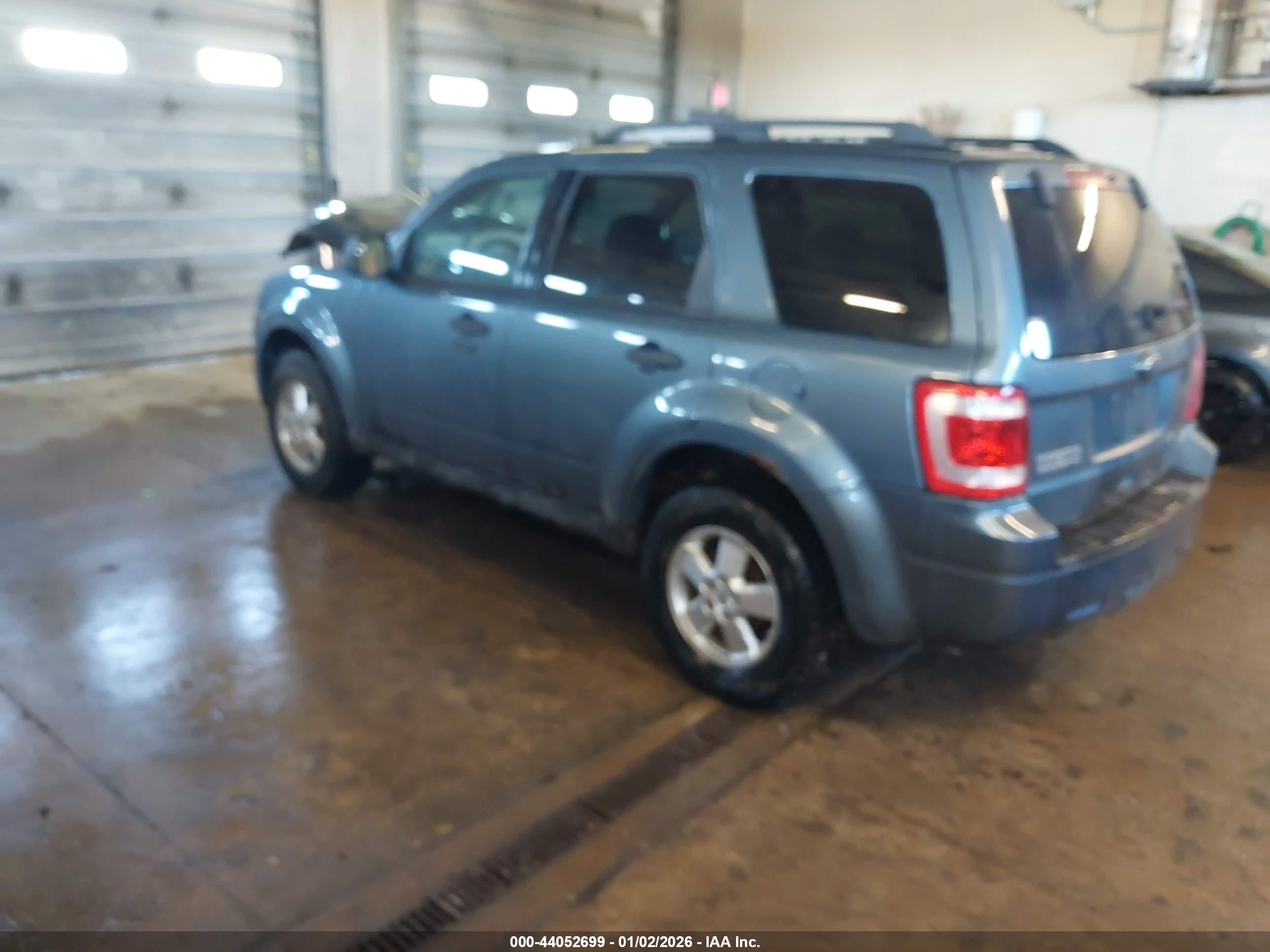 FORD ESCAPE image 3