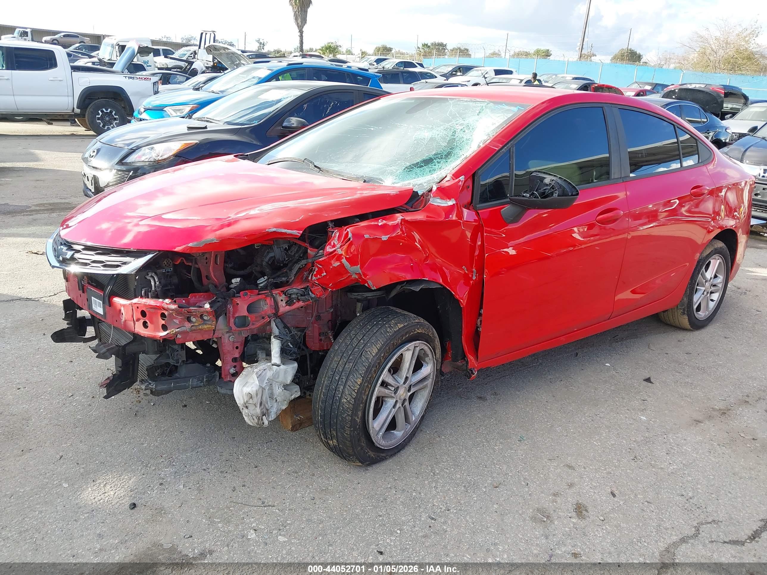 CHEVROLET CRUZE image 2