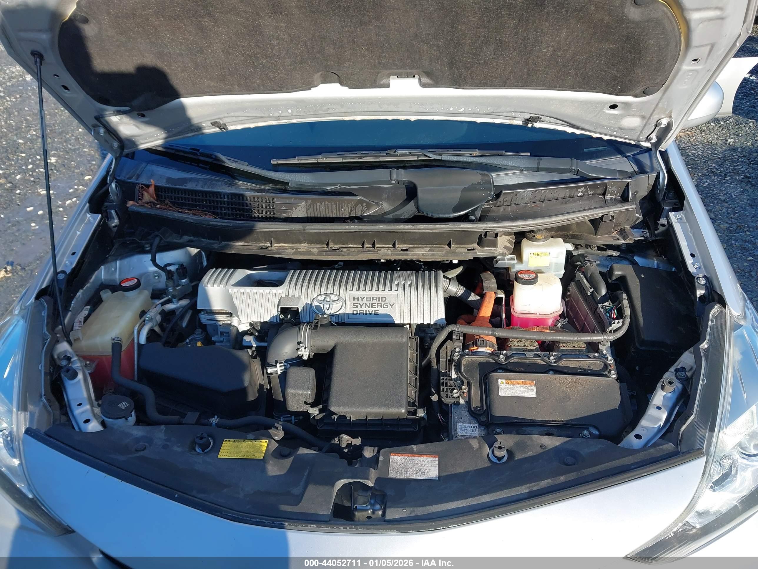 TOYOTA PRIUS image 10