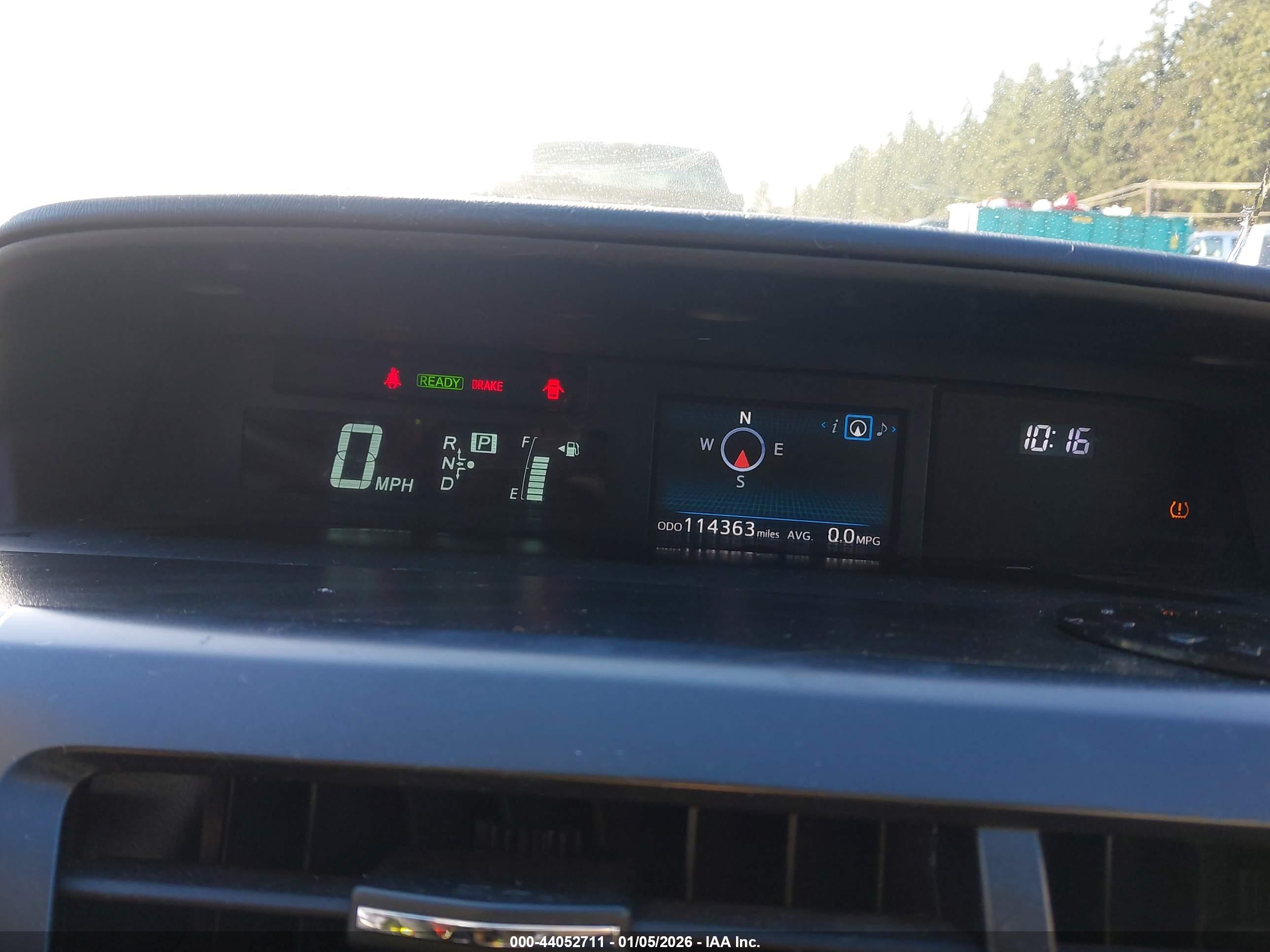 TOYOTA PRIUS image 7