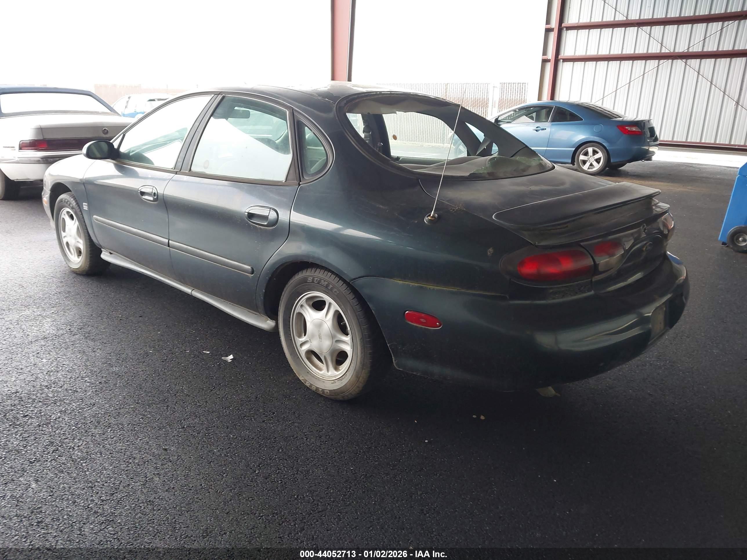 FORD TAURUS image 3
