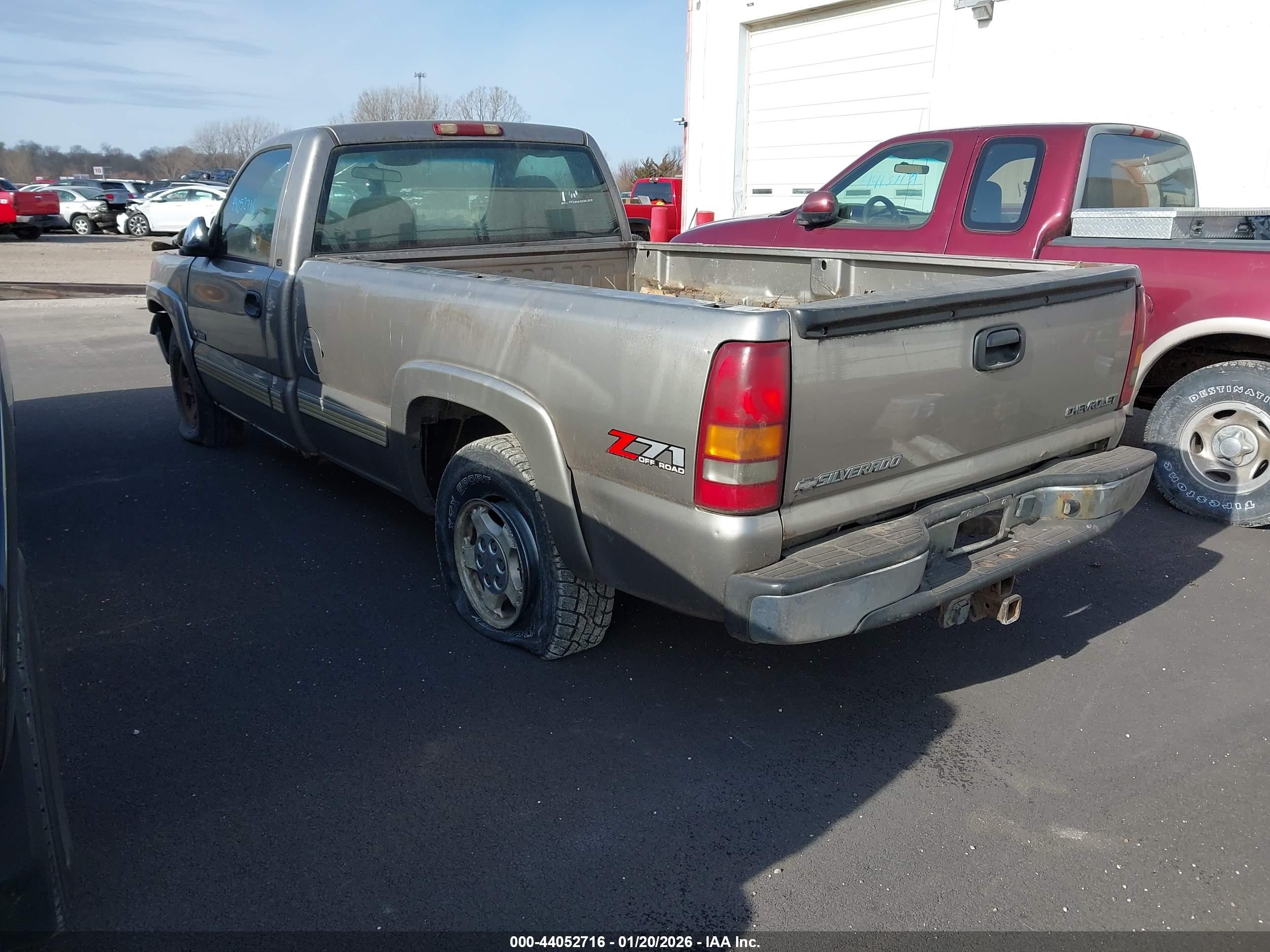 CHEVROLET SILVERADO image 3