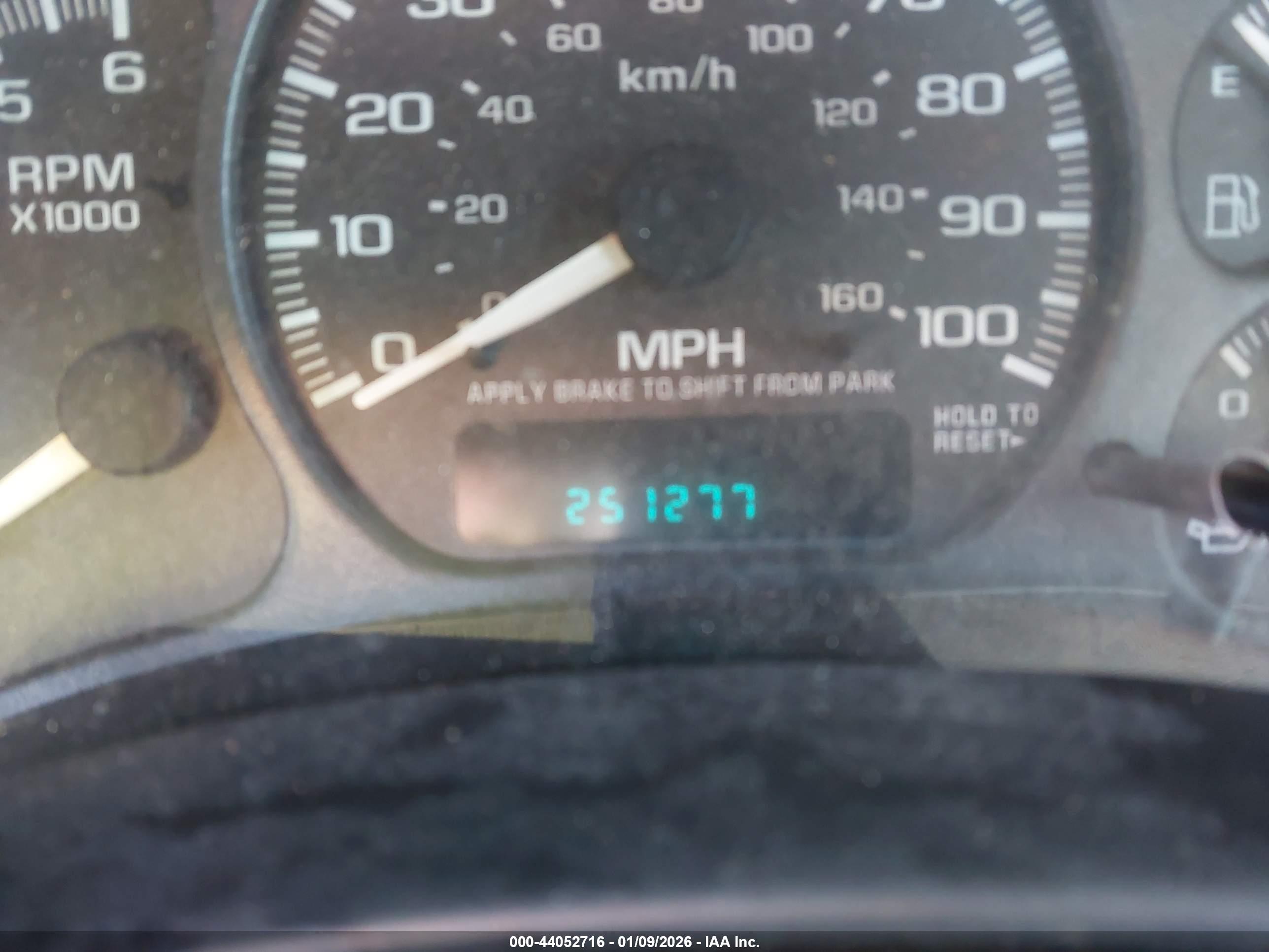 CHEVROLET SILVERADO image 7