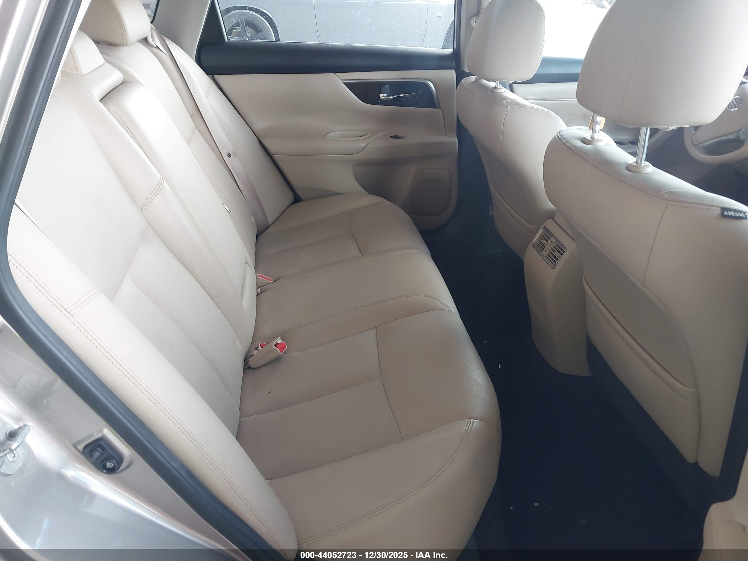 NISSAN ALTIMA image 8
