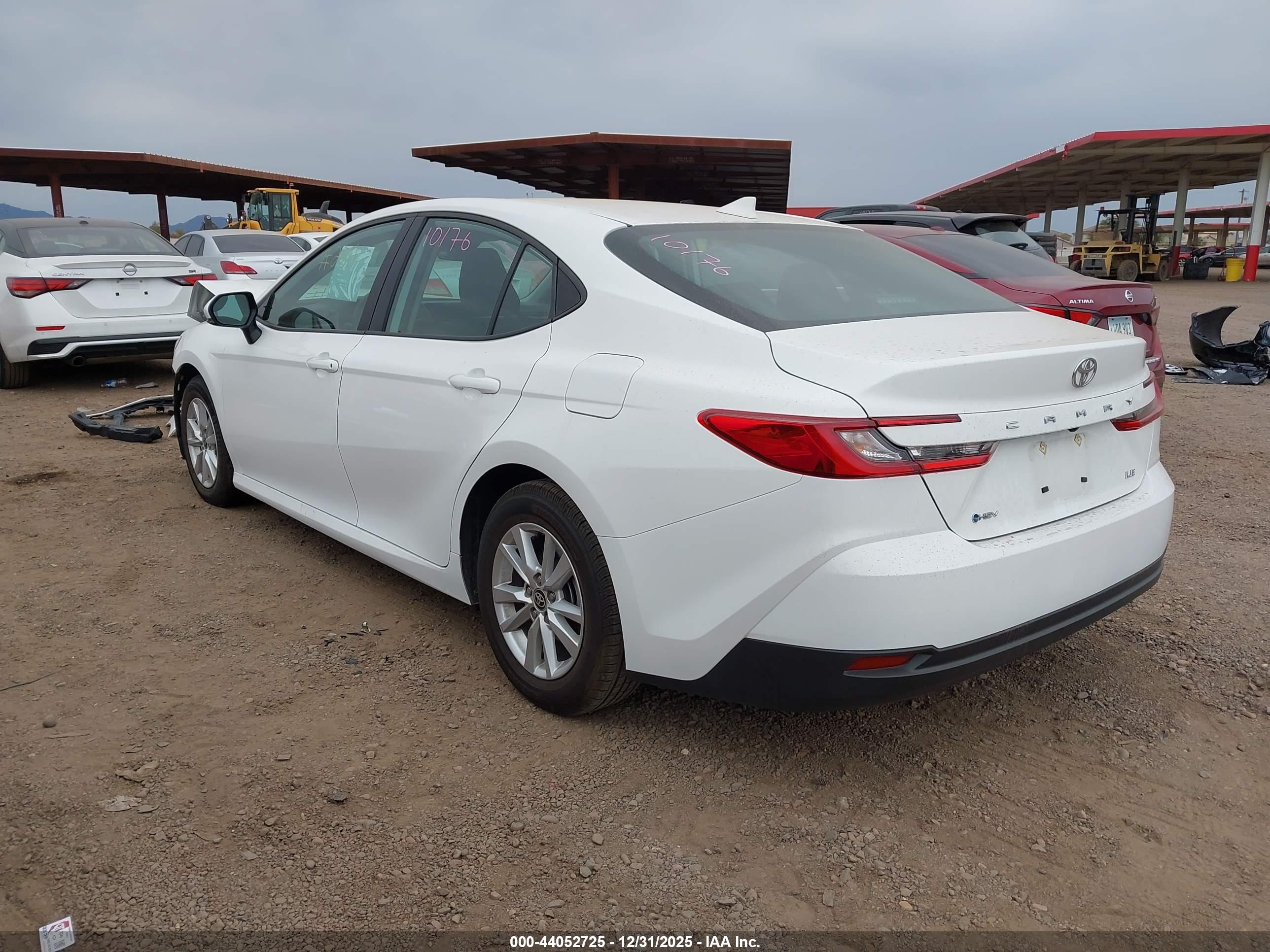 TOYOTA CAMRY image 3