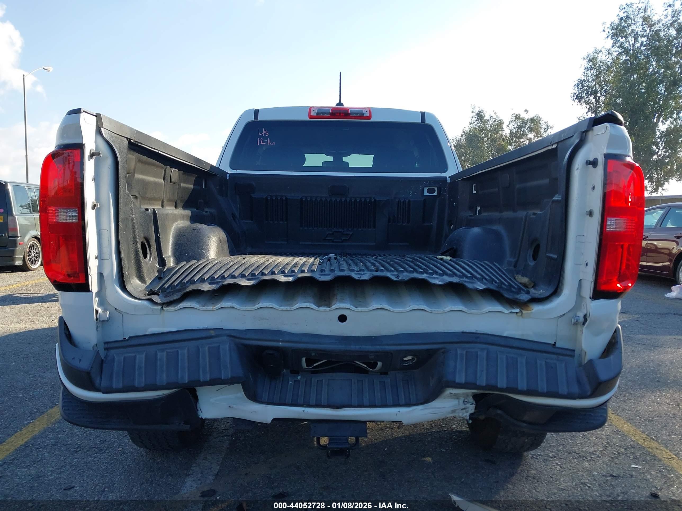 CHEVROLET COLORADO image 6