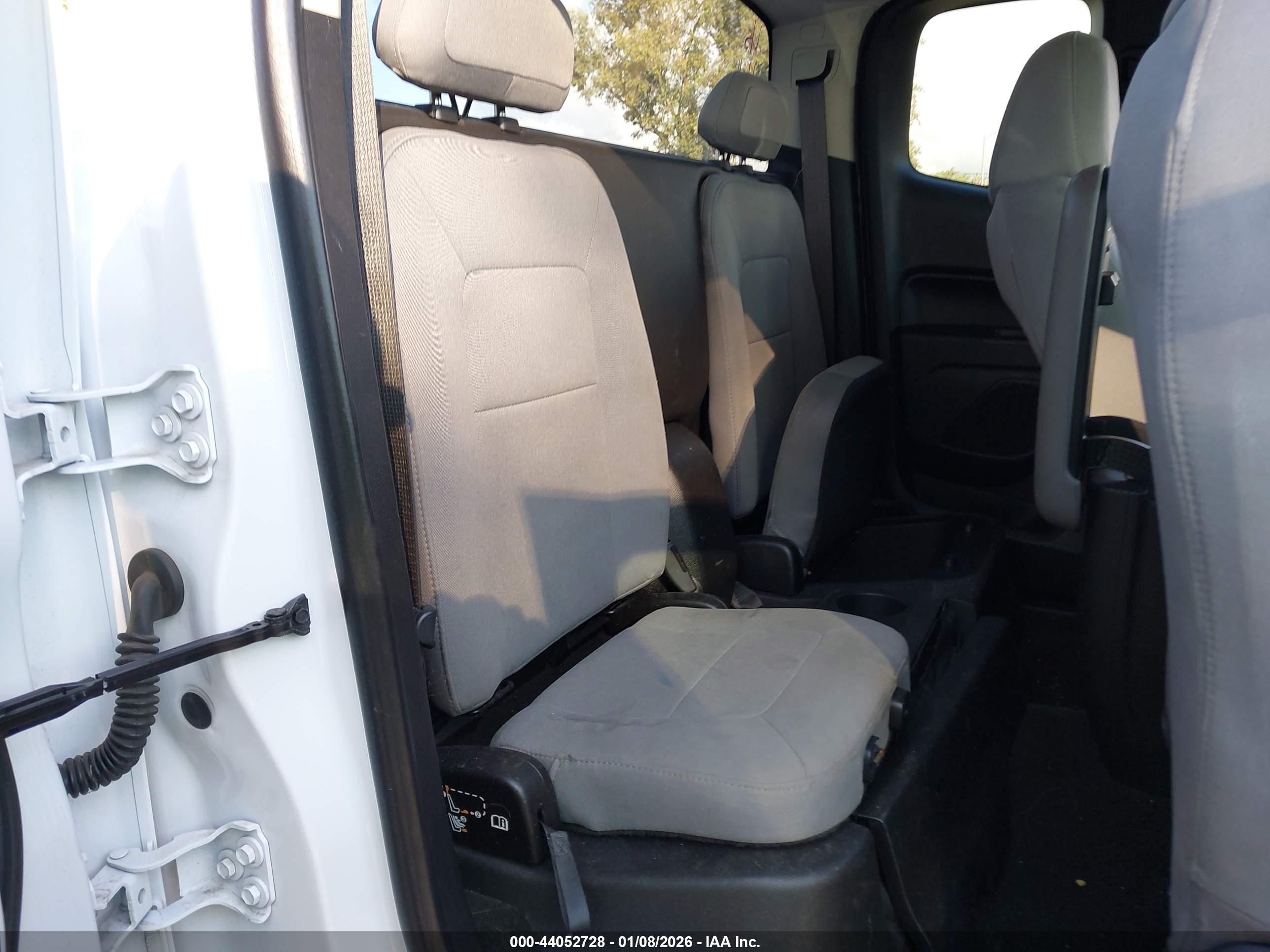 CHEVROLET COLORADO image 8