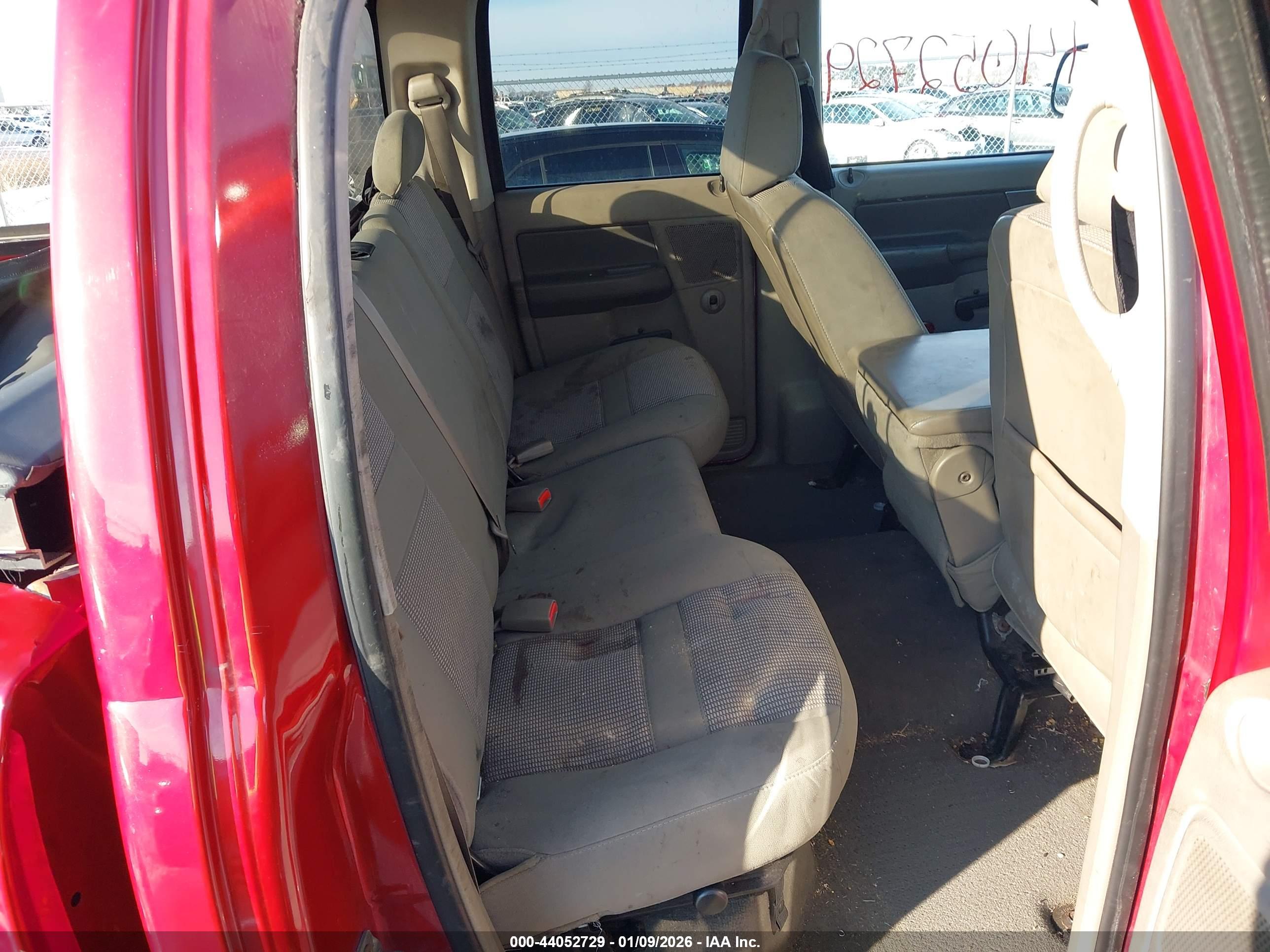 DODGE RAM image 8