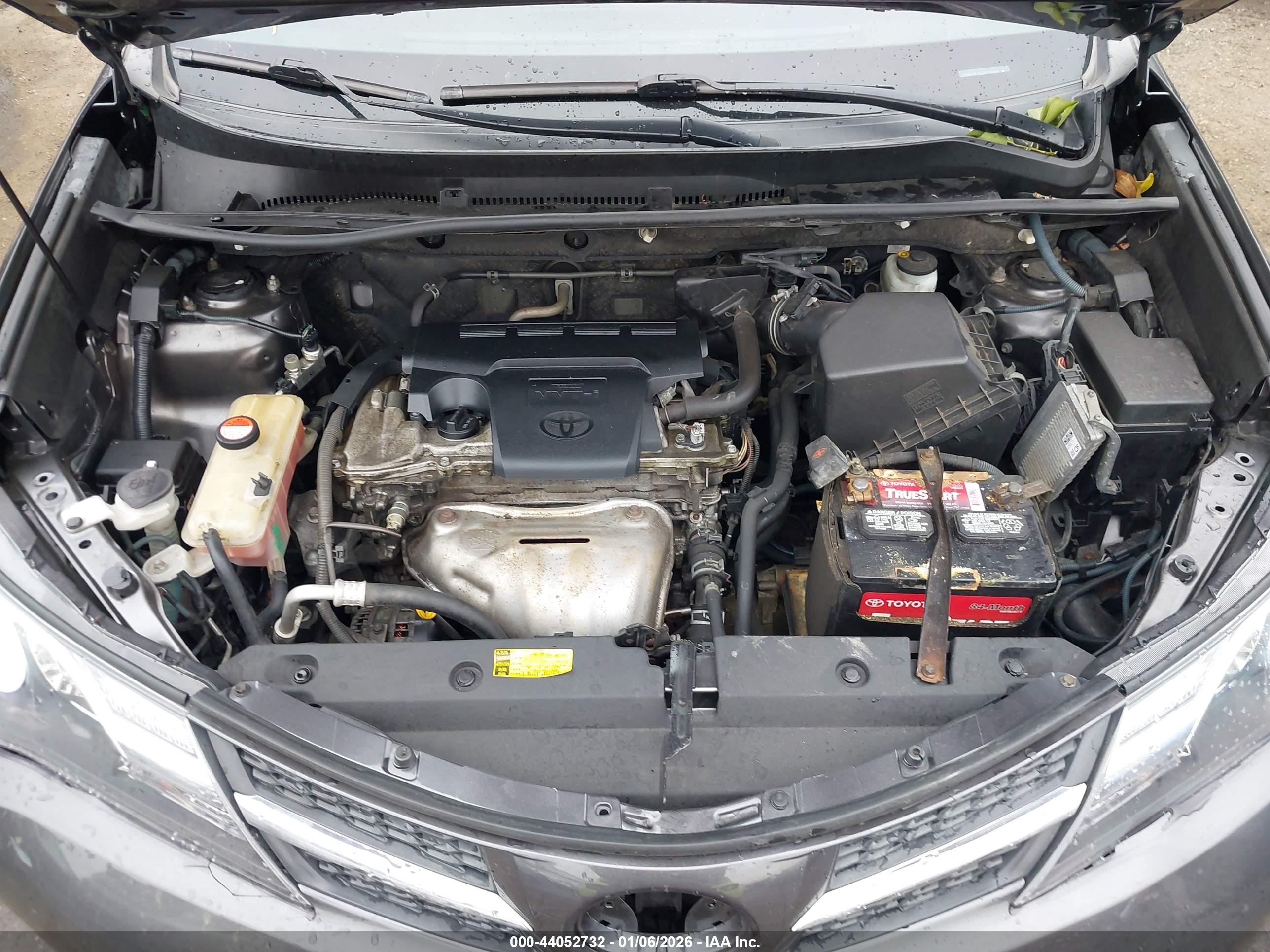 TOYOTA RAV4 image 10